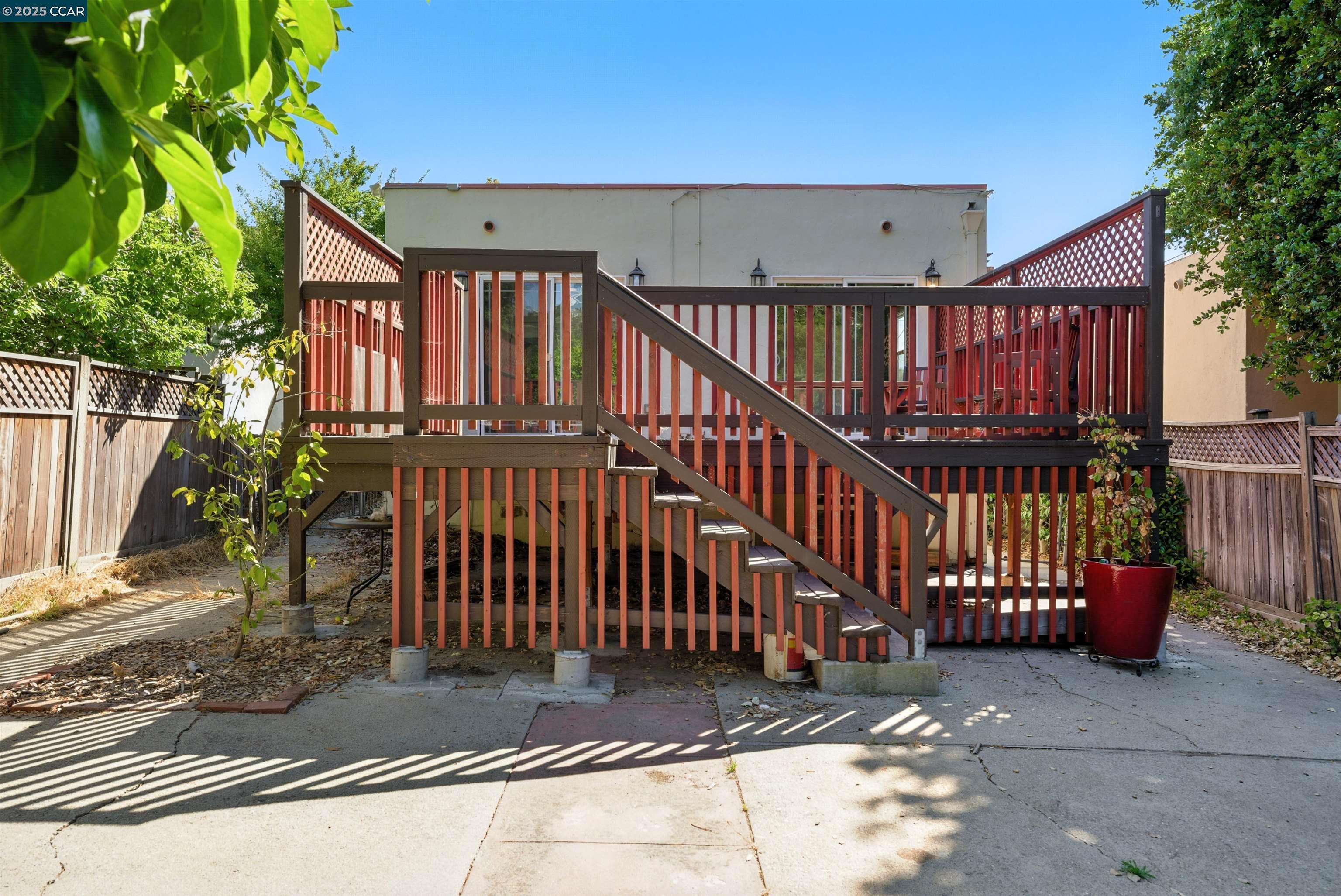 Detail Gallery Image 34 of 39 For 7420 Sunkist Dr, Oakland,  CA 94605 - 3 Beds | 2 Baths