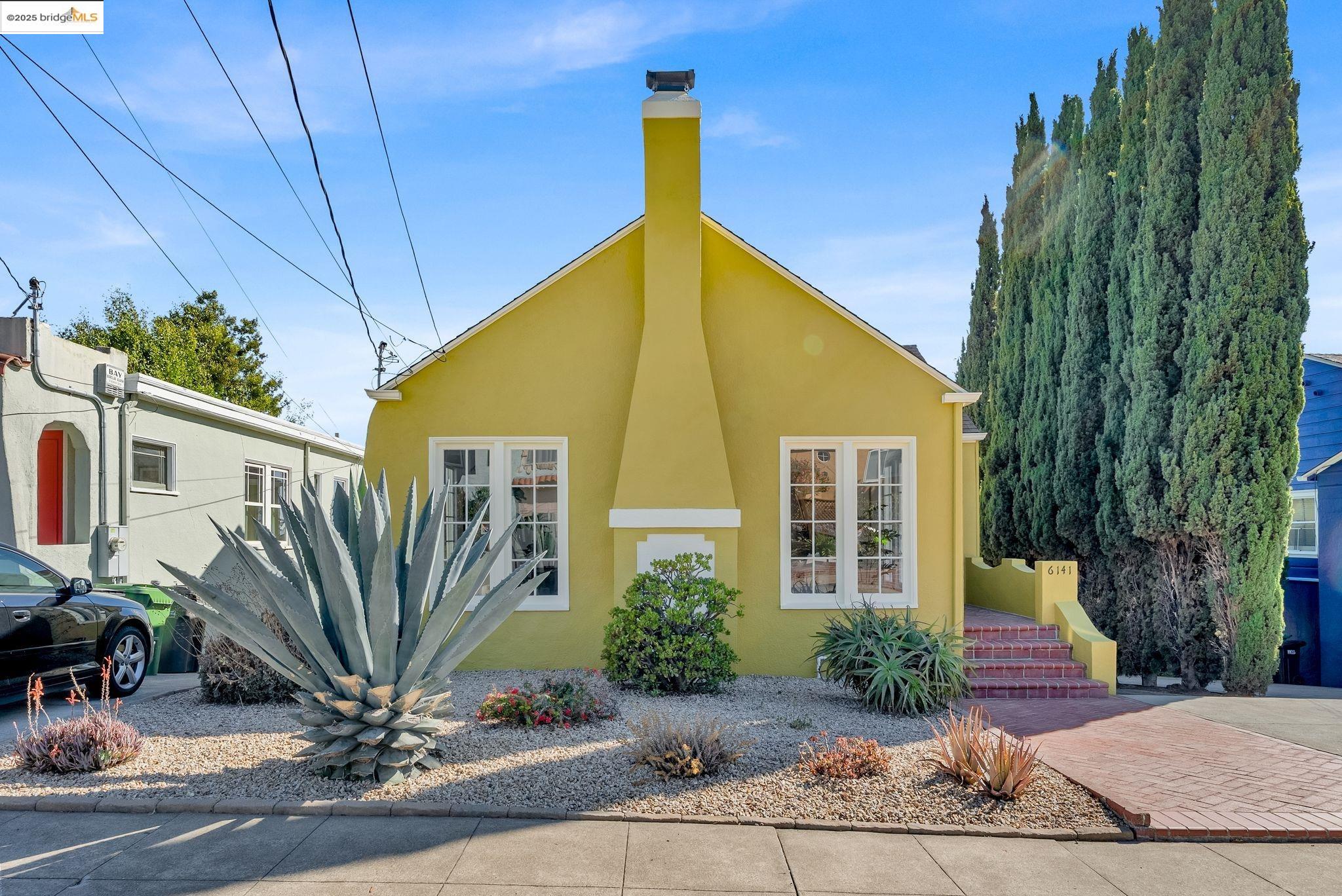Detail Gallery Image 1 of 1 For 6141 Mauritania Ave, Oakland,  CA 94605 - 2 Beds | 1 Baths