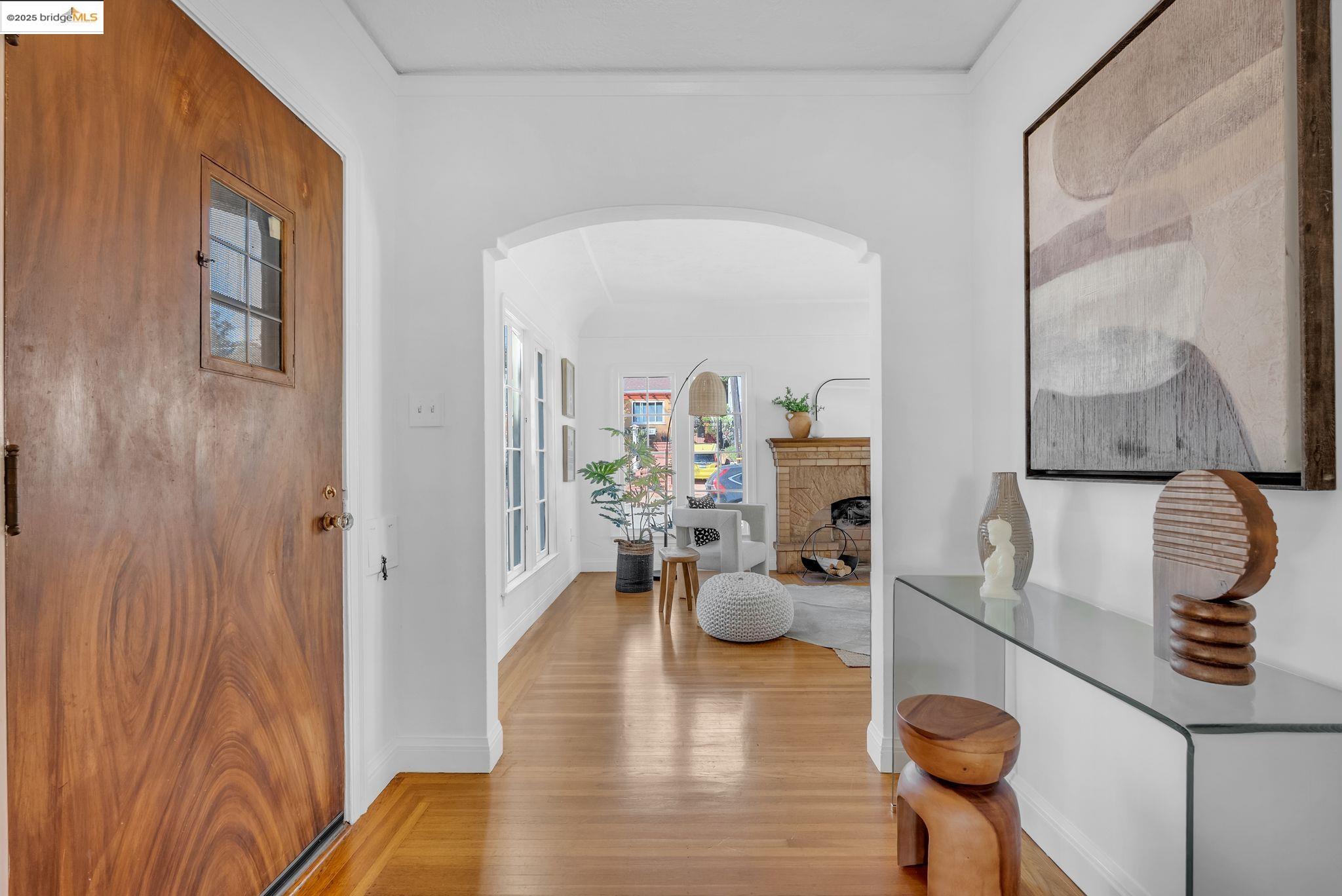 Detail Gallery Image 2 of 44 For 6141 Mauritania Ave, Oakland,  CA 94605 - 2 Beds | 1 Baths