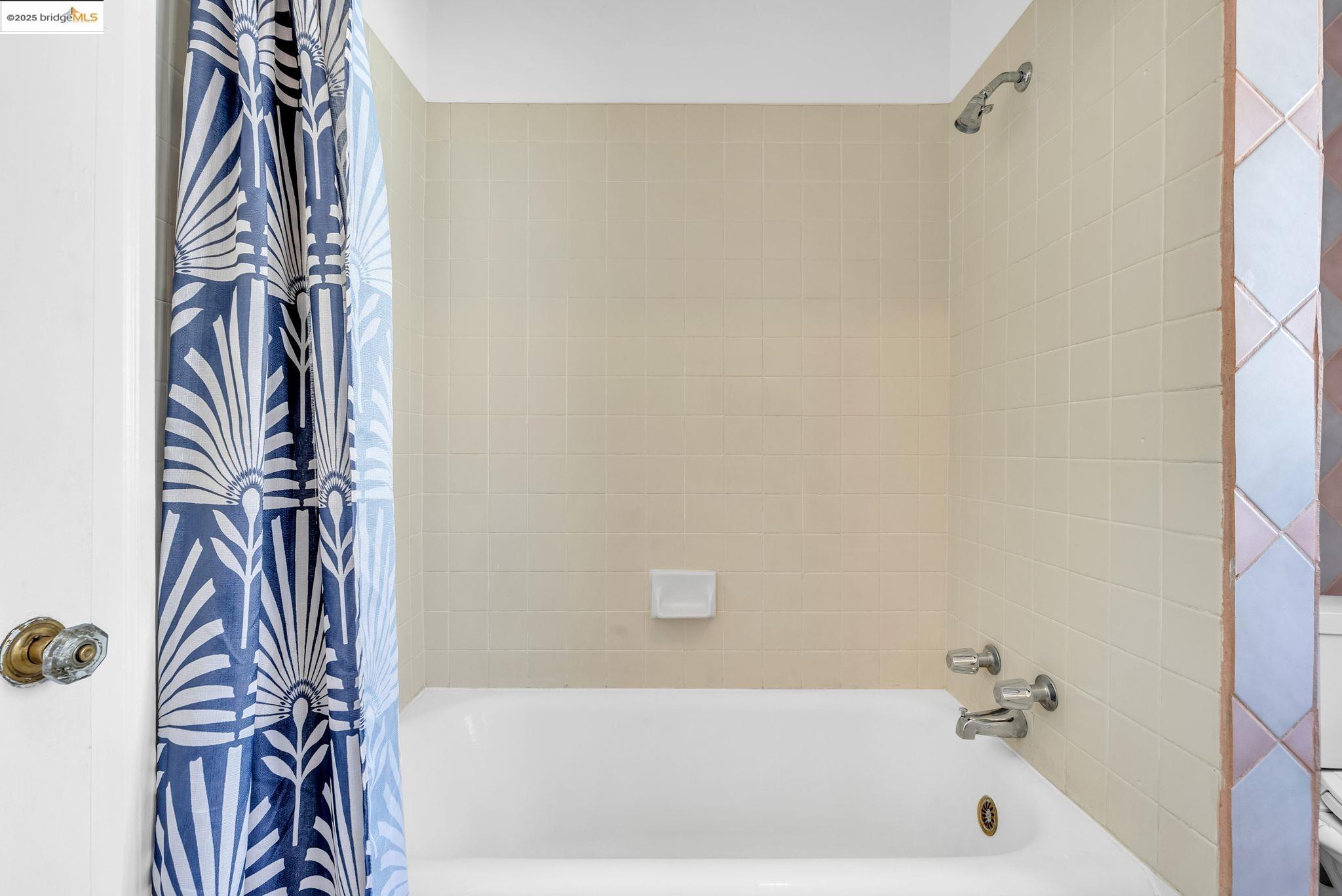 Detail Gallery Image 14 of 44 For 6141 Mauritania Ave, Oakland,  CA 94605 - 2 Beds | 1 Baths