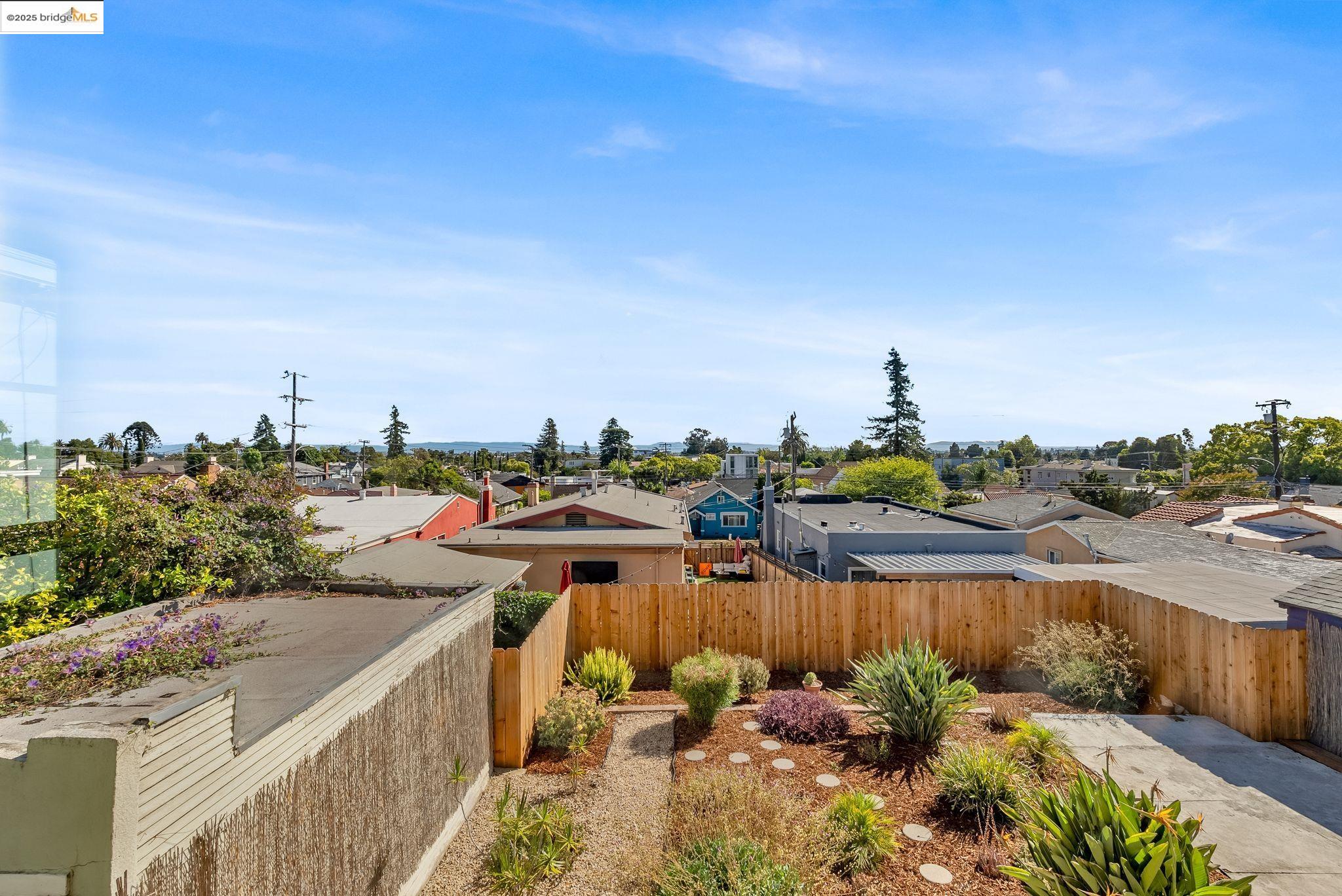 Detail Gallery Image 17 of 44 For 6141 Mauritania Ave, Oakland,  CA 94605 - 2 Beds | 1 Baths