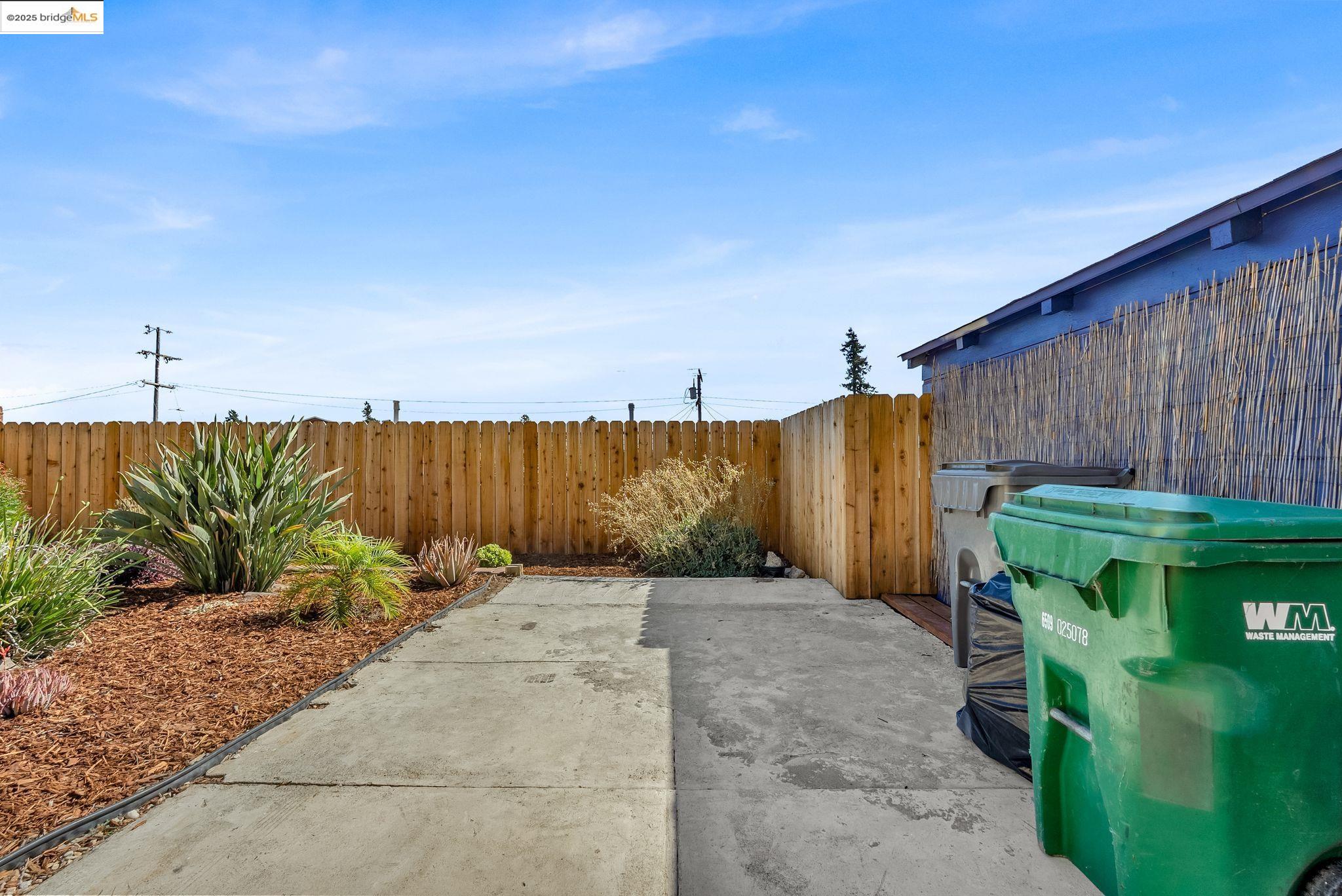 Detail Gallery Image 32 of 44 For 6141 Mauritania Ave, Oakland,  CA 94605 - 2 Beds | 1 Baths