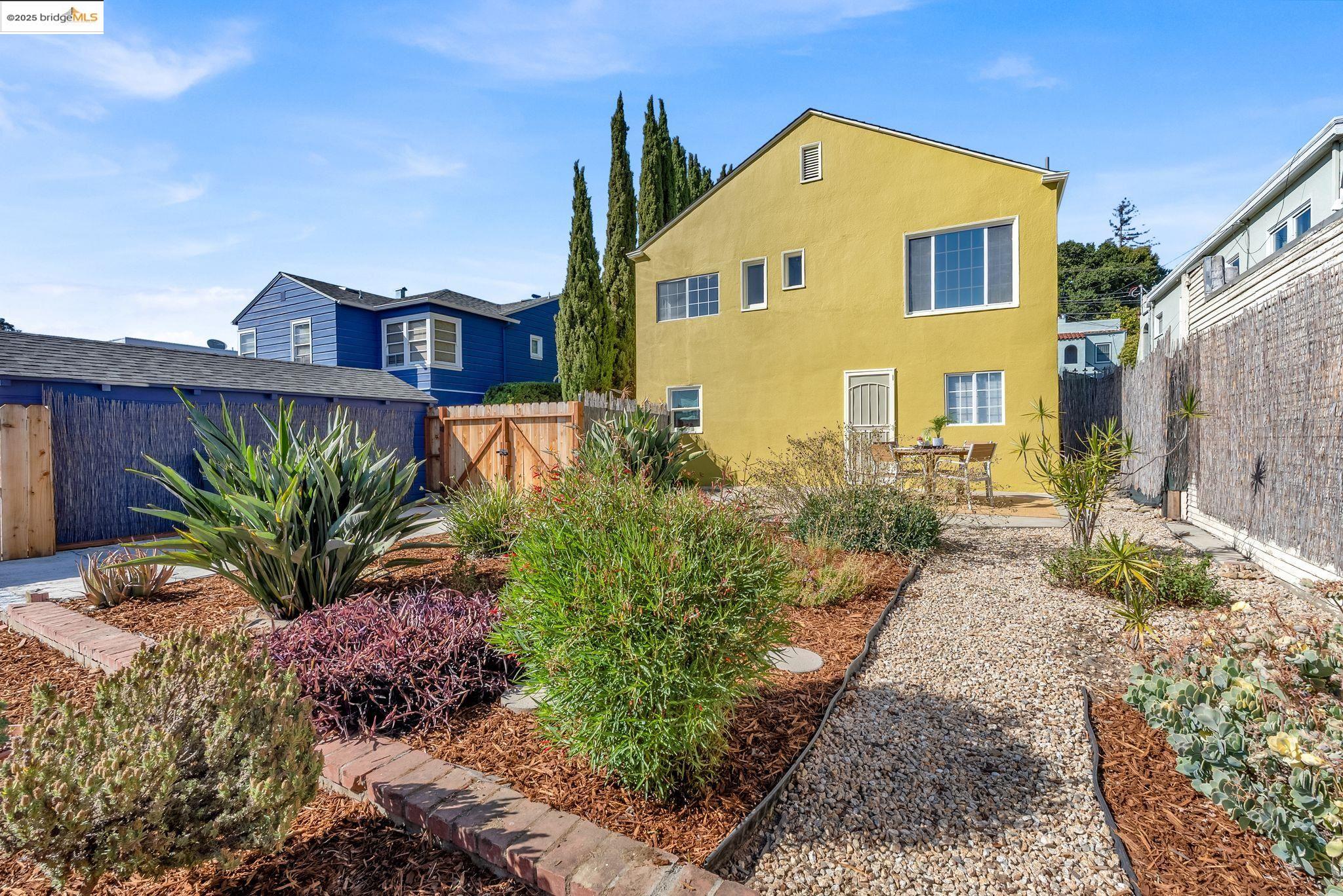 Detail Gallery Image 34 of 44 For 6141 Mauritania Ave, Oakland,  CA 94605 - 2 Beds | 1 Baths