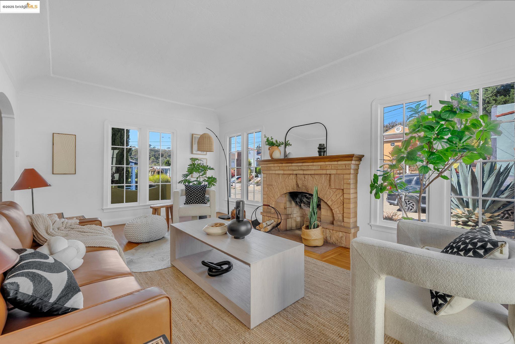 Detail Gallery Image 5 of 44 For 6141 Mauritania Ave, Oakland,  CA 94605 - 2 Beds | 1 Baths