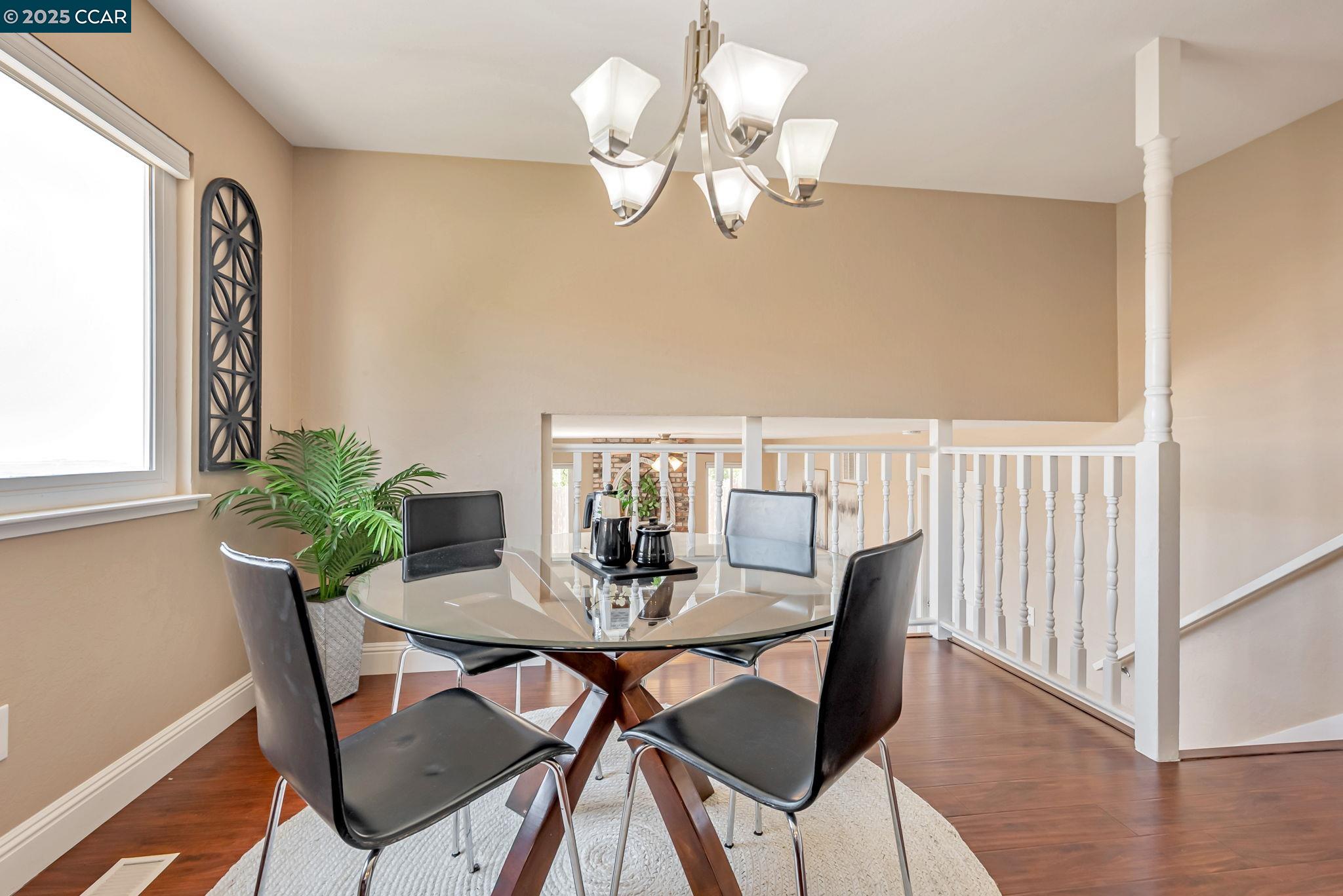 Detail Gallery Image 13 of 49 For 166 Encinal Pl, Pittsburg,  CA 94565 - 4 Beds | 2/1 Baths
