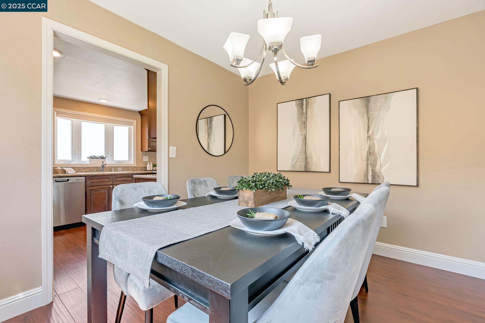 Detail Gallery Image 14 of 49 For 166 Encinal Pl, Pittsburg,  CA 94565 - 4 Beds | 2/1 Baths