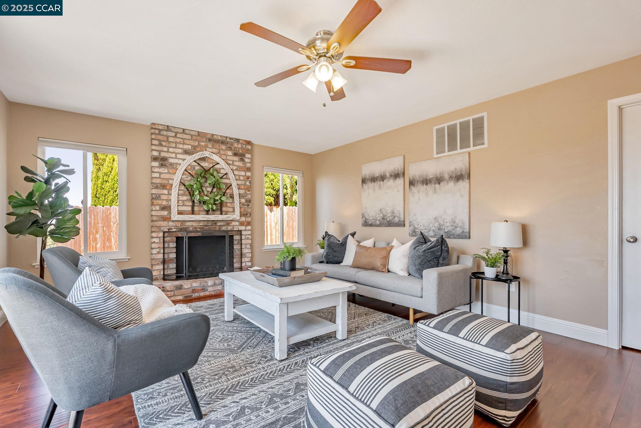 Detail Gallery Image 17 of 49 For 166 Encinal Pl, Pittsburg,  CA 94565 - 4 Beds | 2/1 Baths
