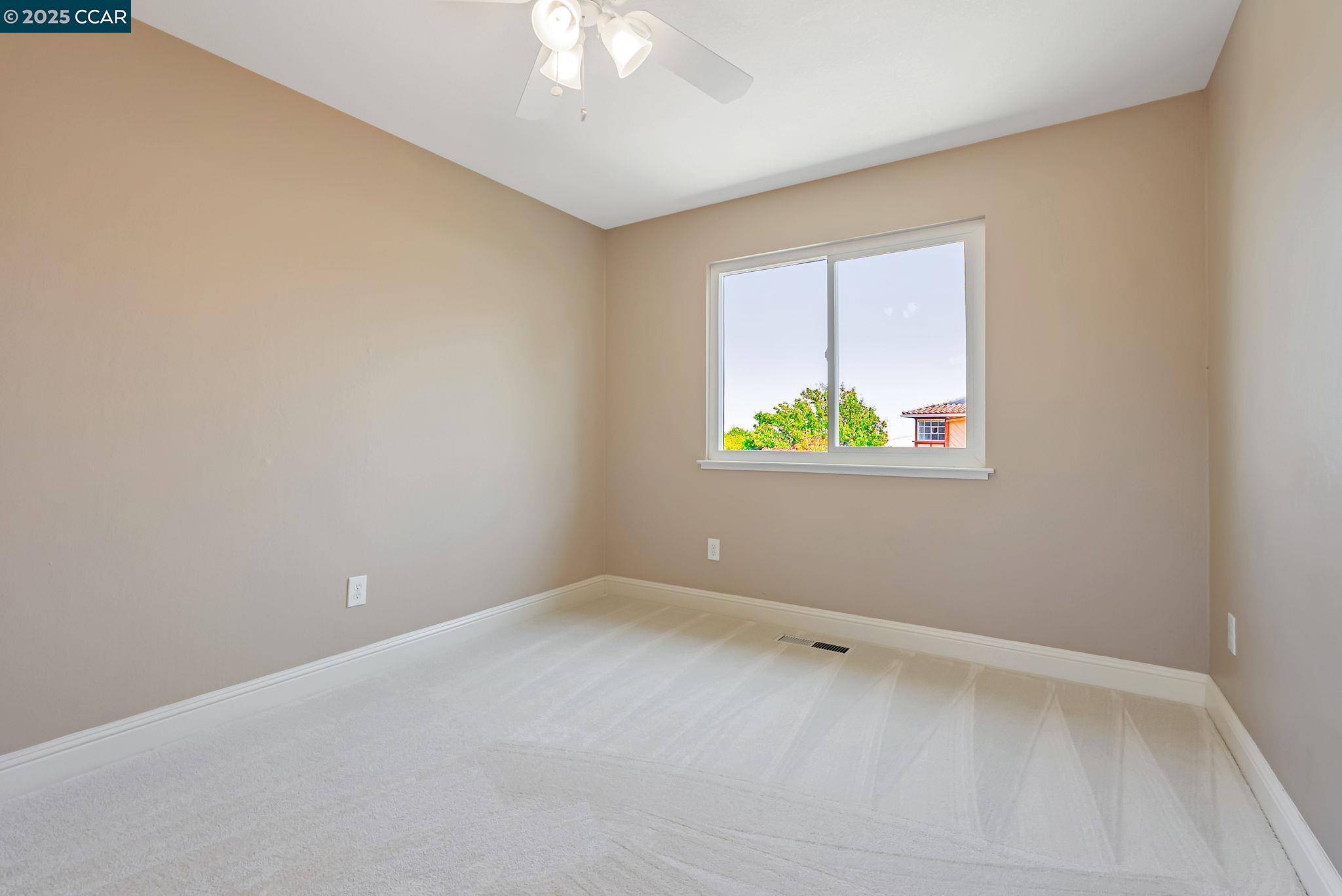 Detail Gallery Image 23 of 49 For 166 Encinal Pl, Pittsburg,  CA 94565 - 4 Beds | 2/1 Baths
