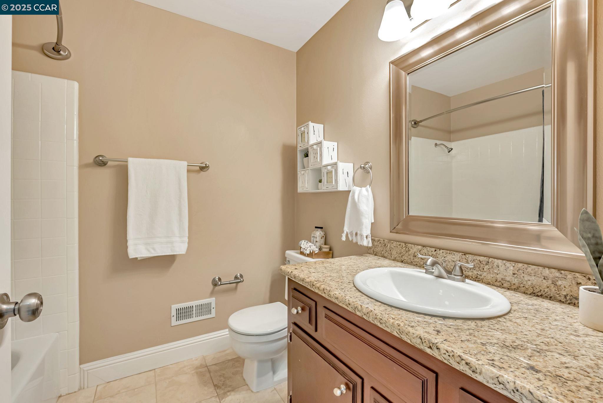 Detail Gallery Image 25 of 49 For 166 Encinal Pl, Pittsburg,  CA 94565 - 4 Beds | 2/1 Baths