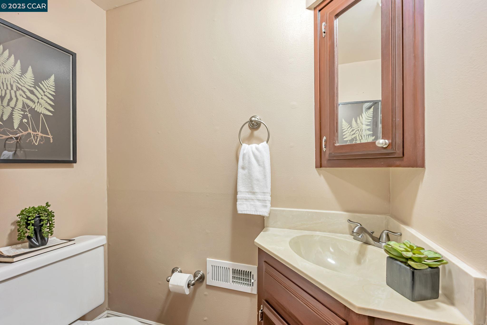 Detail Gallery Image 30 of 49 For 166 Encinal Pl, Pittsburg,  CA 94565 - 4 Beds | 2/1 Baths