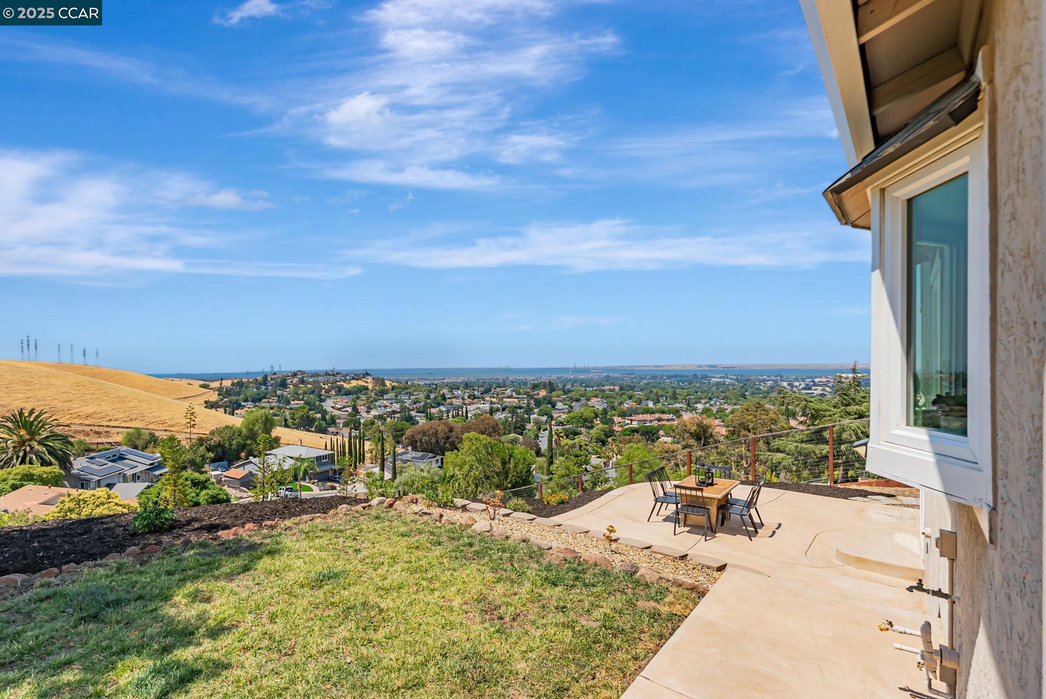 Detail Gallery Image 31 of 49 For 166 Encinal Pl, Pittsburg,  CA 94565 - 4 Beds | 2/1 Baths