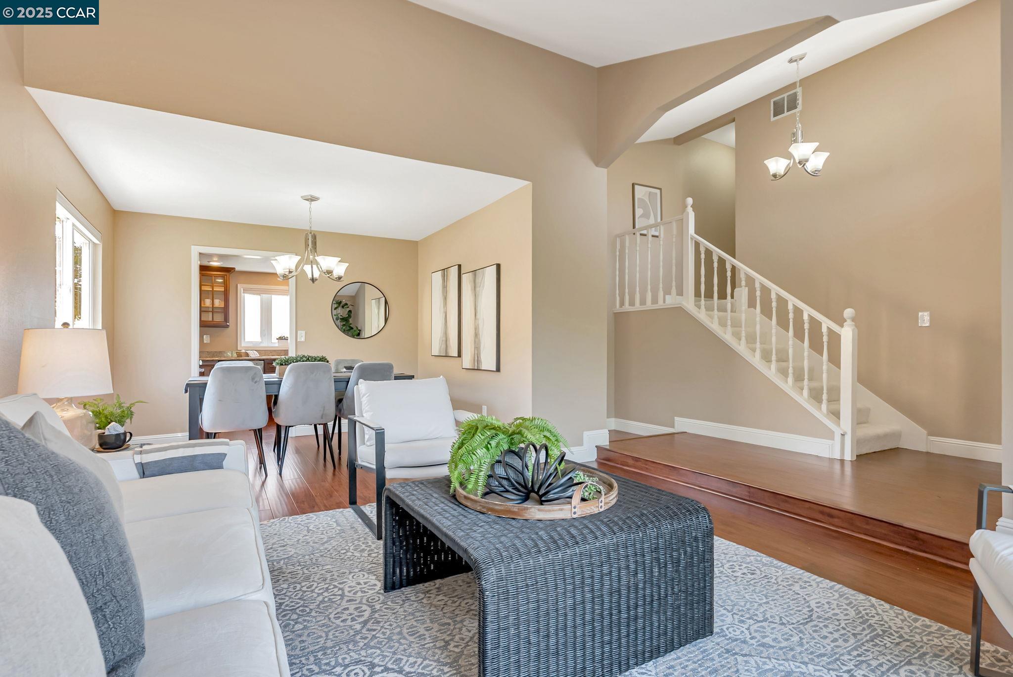 Detail Gallery Image 7 of 49 For 166 Encinal Pl, Pittsburg,  CA 94565 - 4 Beds | 2/1 Baths