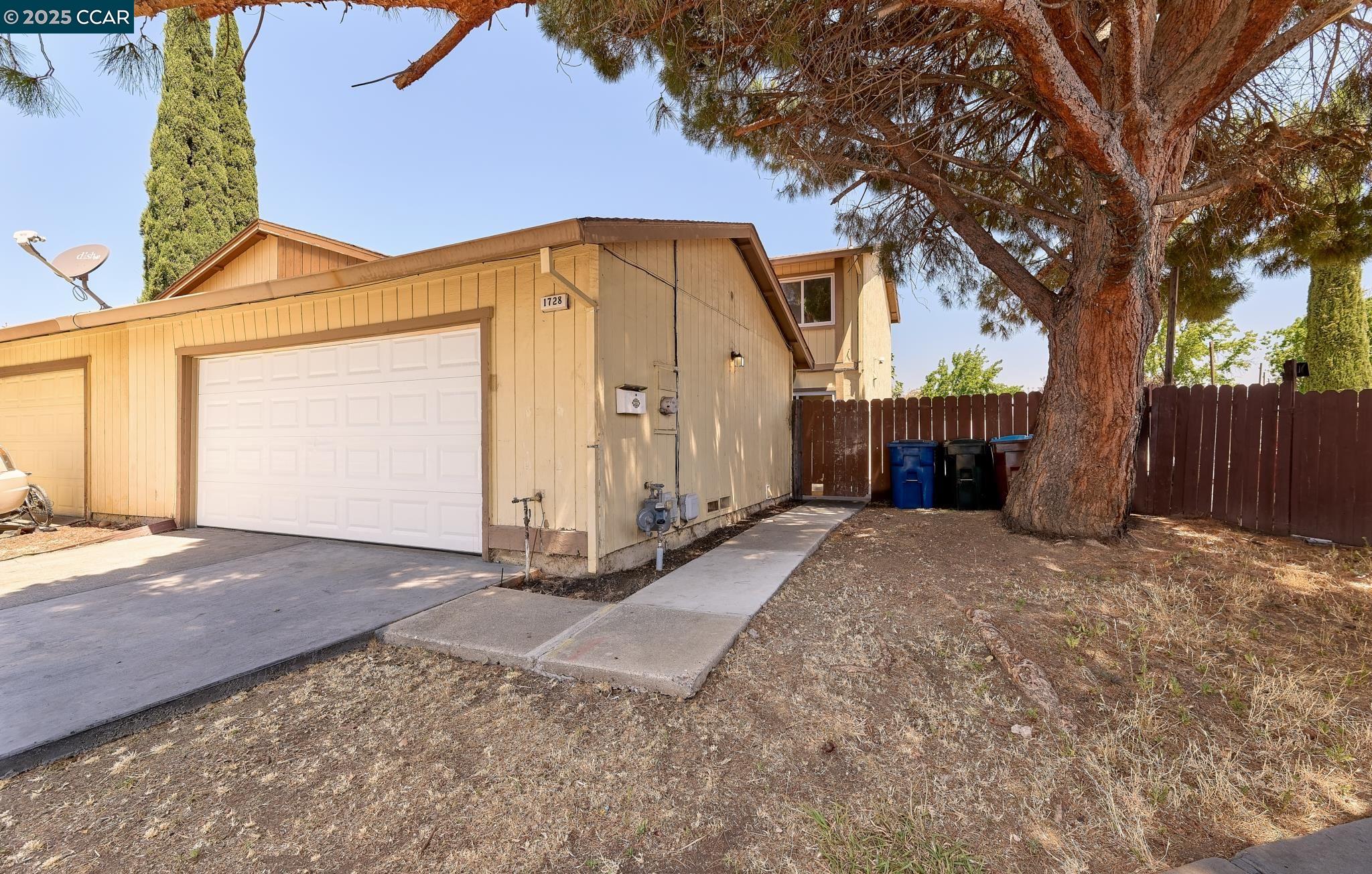 Detail Gallery Image 1 of 1 For 1728 Linden Pl, Antioch,  CA 94509 - 4 Beds | 2/1 Baths