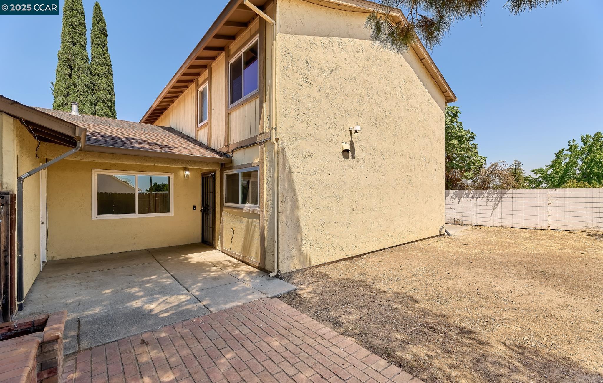 Detail Gallery Image 2 of 21 For 1728 Linden Pl, Antioch,  CA 94509 - 4 Beds | 2/1 Baths