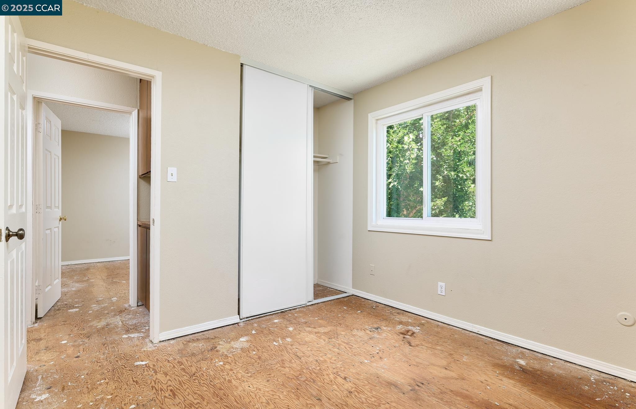 Detail Gallery Image 12 of 21 For 1728 Linden Pl, Antioch,  CA 94509 - 4 Beds | 2/1 Baths