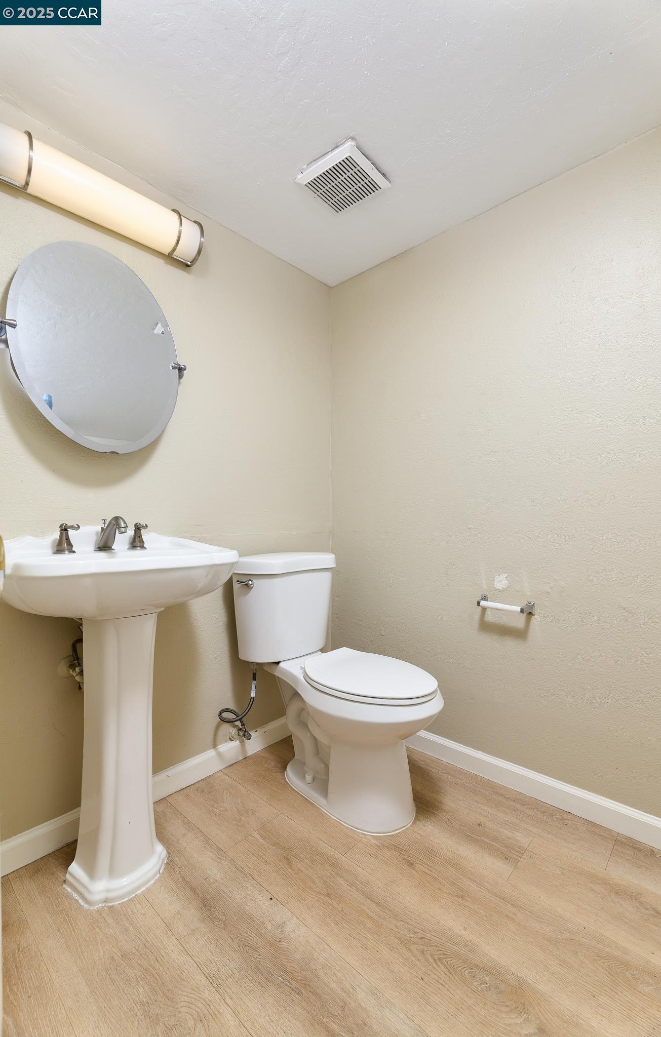 Detail Gallery Image 7 of 21 For 1728 Linden Pl, Antioch,  CA 94509 - 4 Beds | 2/1 Baths