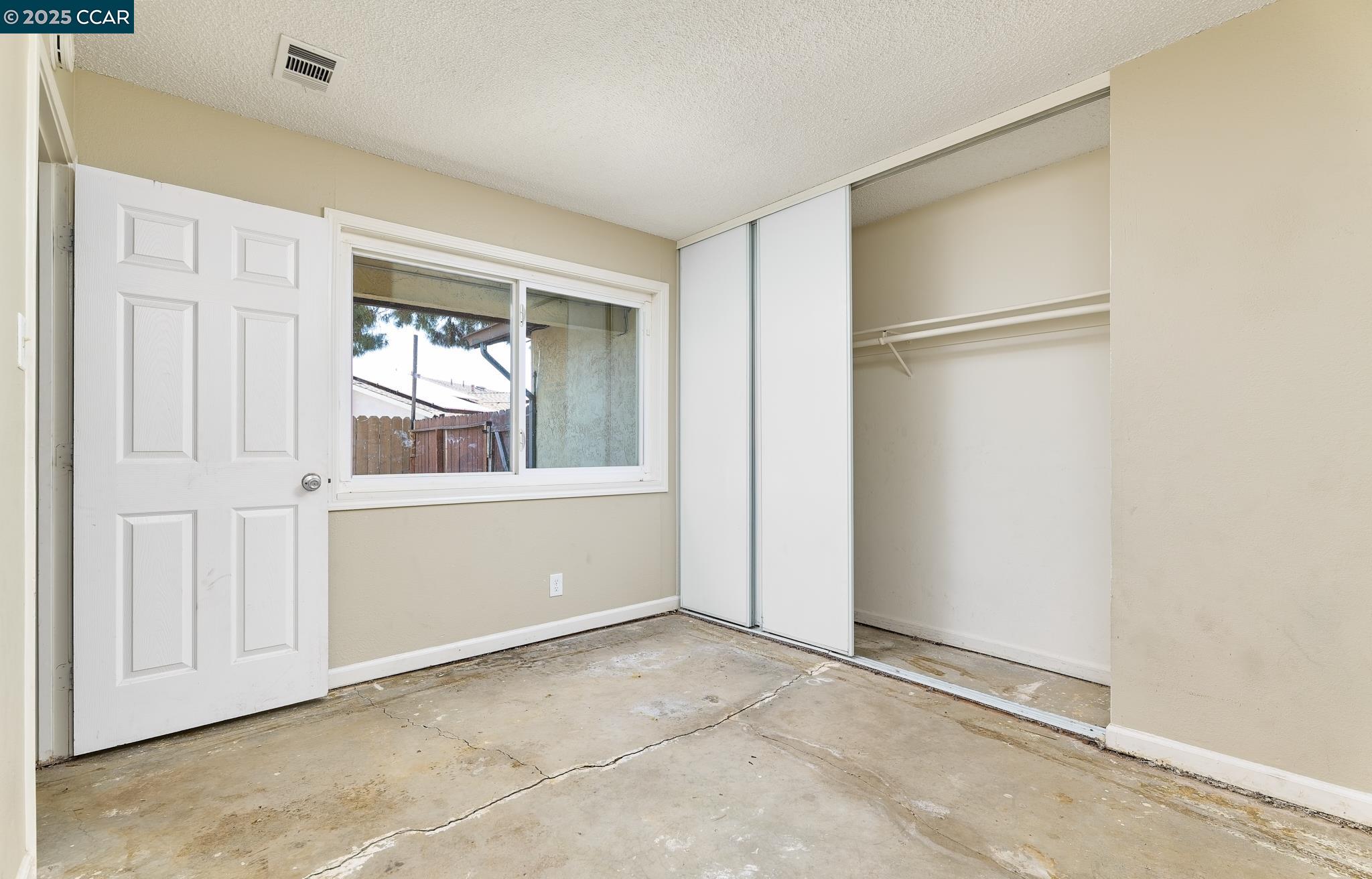 Detail Gallery Image 10 of 21 For 1728 Linden Pl, Antioch,  CA 94509 - 4 Beds | 2/1 Baths