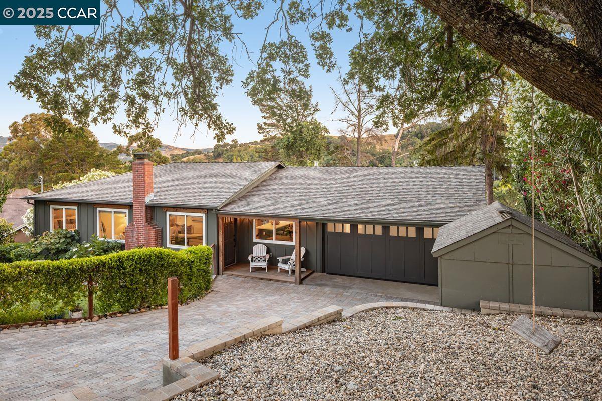 Detail Gallery Image 2 of 25 For 3319 Sweet Dr, Lafayette,  CA 94549 - 3 Beds | 1/1 Baths