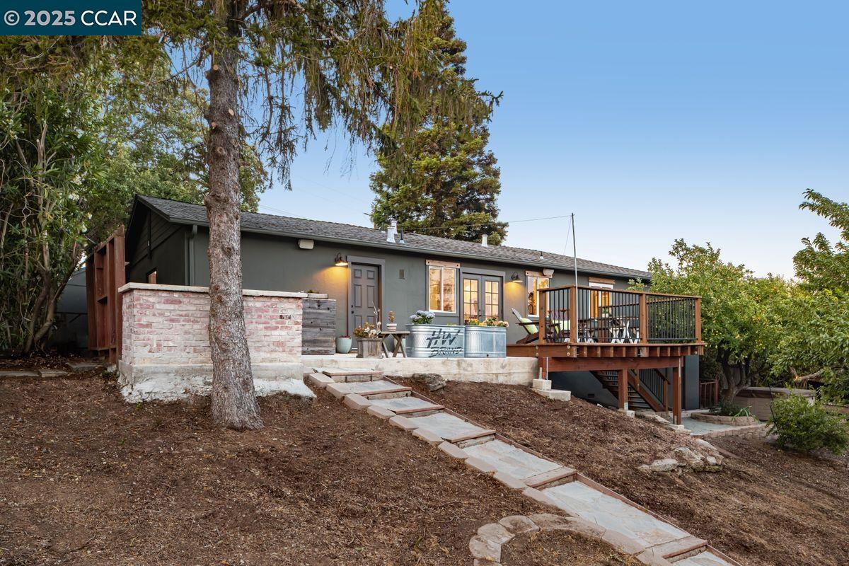 Detail Gallery Image 23 of 25 For 3319 Sweet Dr, Lafayette,  CA 94549 - 3 Beds | 1/1 Baths