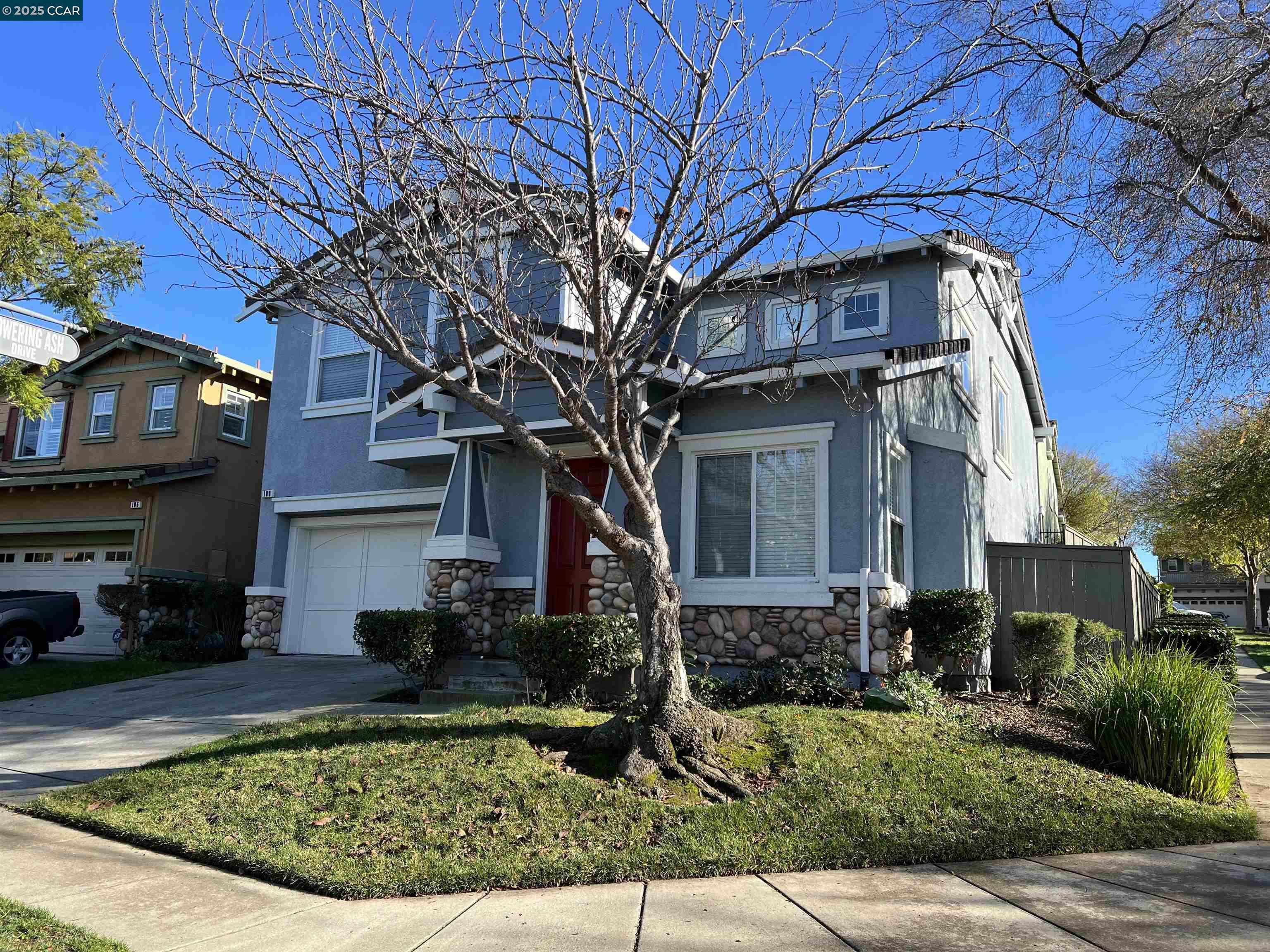 Detail Gallery Image 2 of 20 For 100 Copper Beech Gln, Hercules,  CA 94547 - 5 Beds | 3 Baths