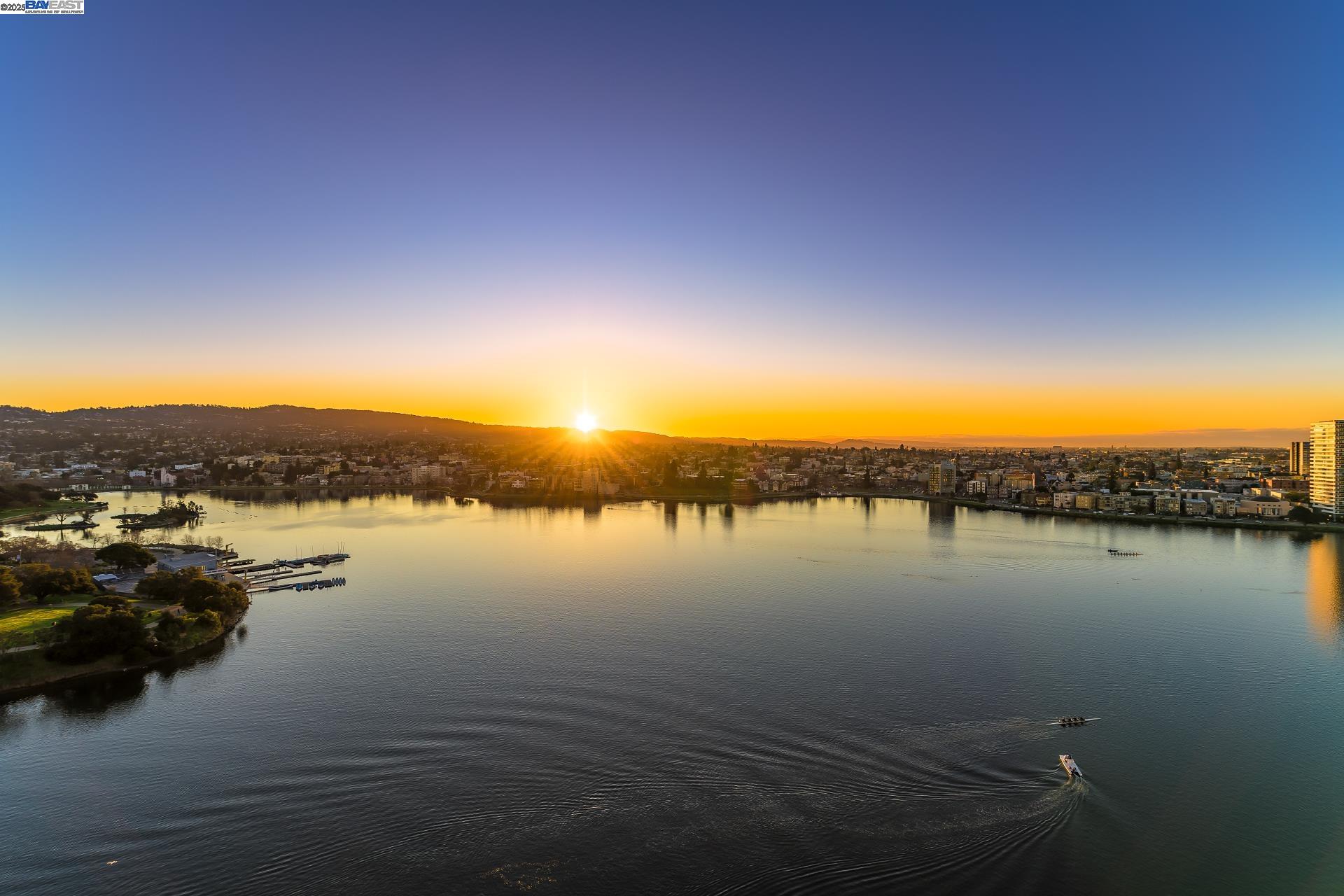 Detail Gallery Image 13 of 60 For 1 Lakeside Dr #1806,  Oakland,  CA 94612 - 1 Beds | 1 Baths