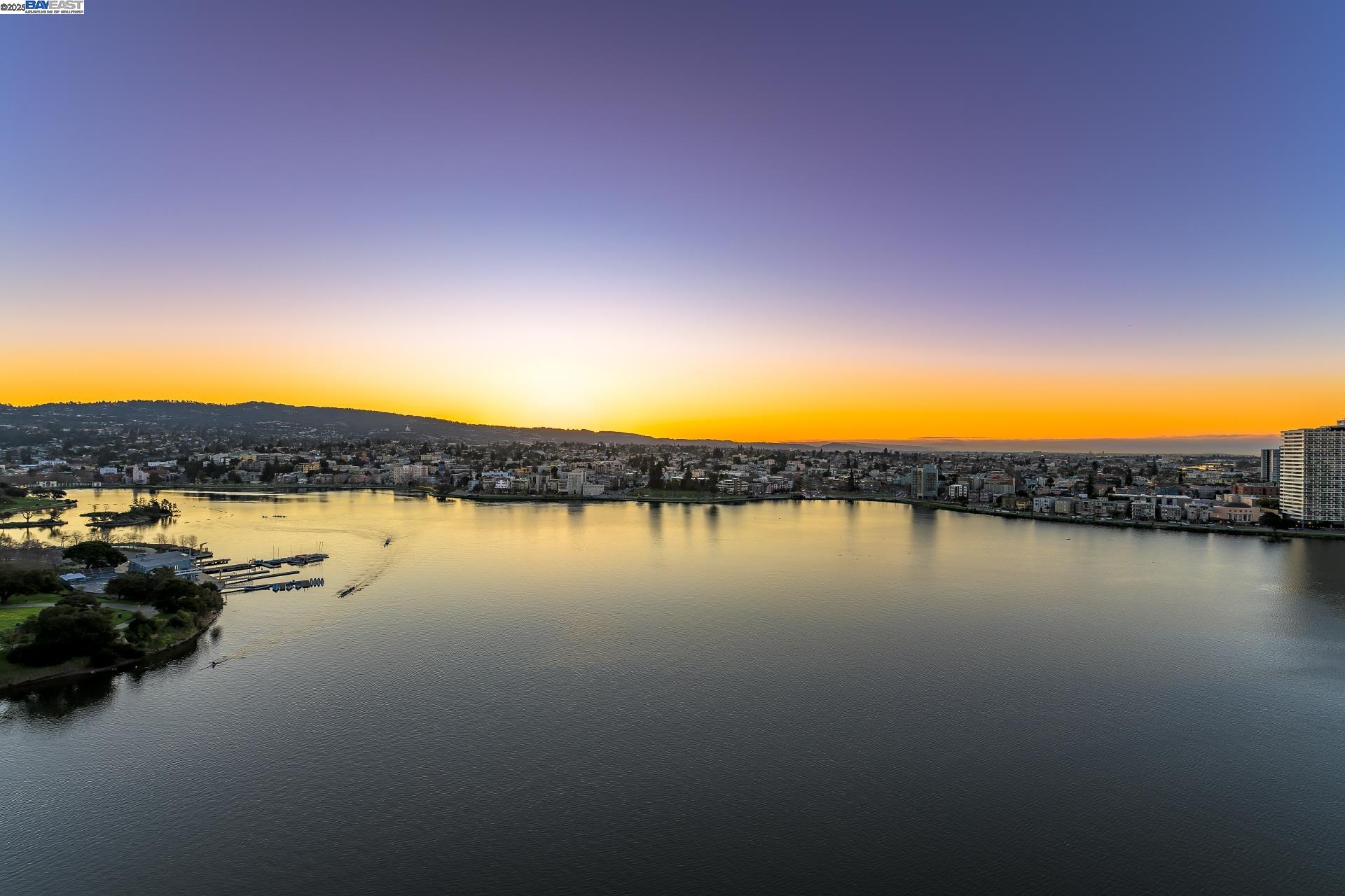 Detail Gallery Image 16 of 60 For 1 Lakeside Dr #1806,  Oakland,  CA 94612 - 1 Beds | 1 Baths