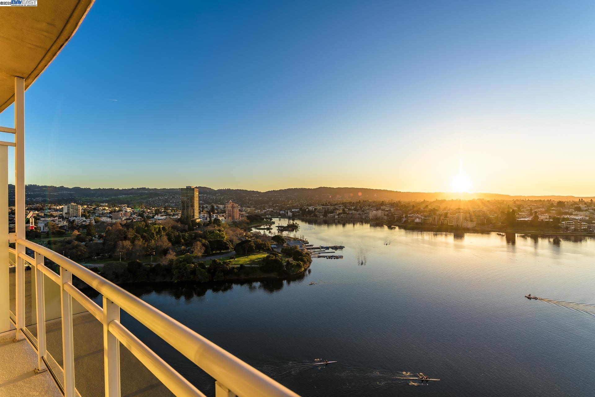 Detail Gallery Image 25 of 60 For 1 Lakeside Dr #1806,  Oakland,  CA 94612 - 1 Beds | 1 Baths