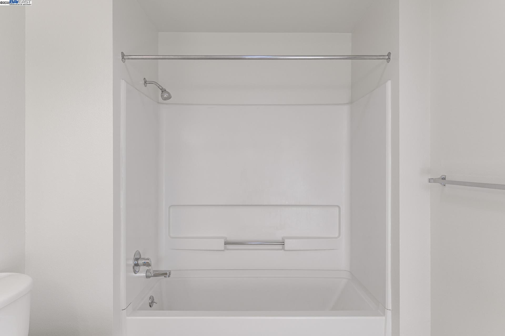 Detail Gallery Image 38 of 60 For 1 Lakeside Dr #1806,  Oakland,  CA 94612 - 1 Beds | 1 Baths