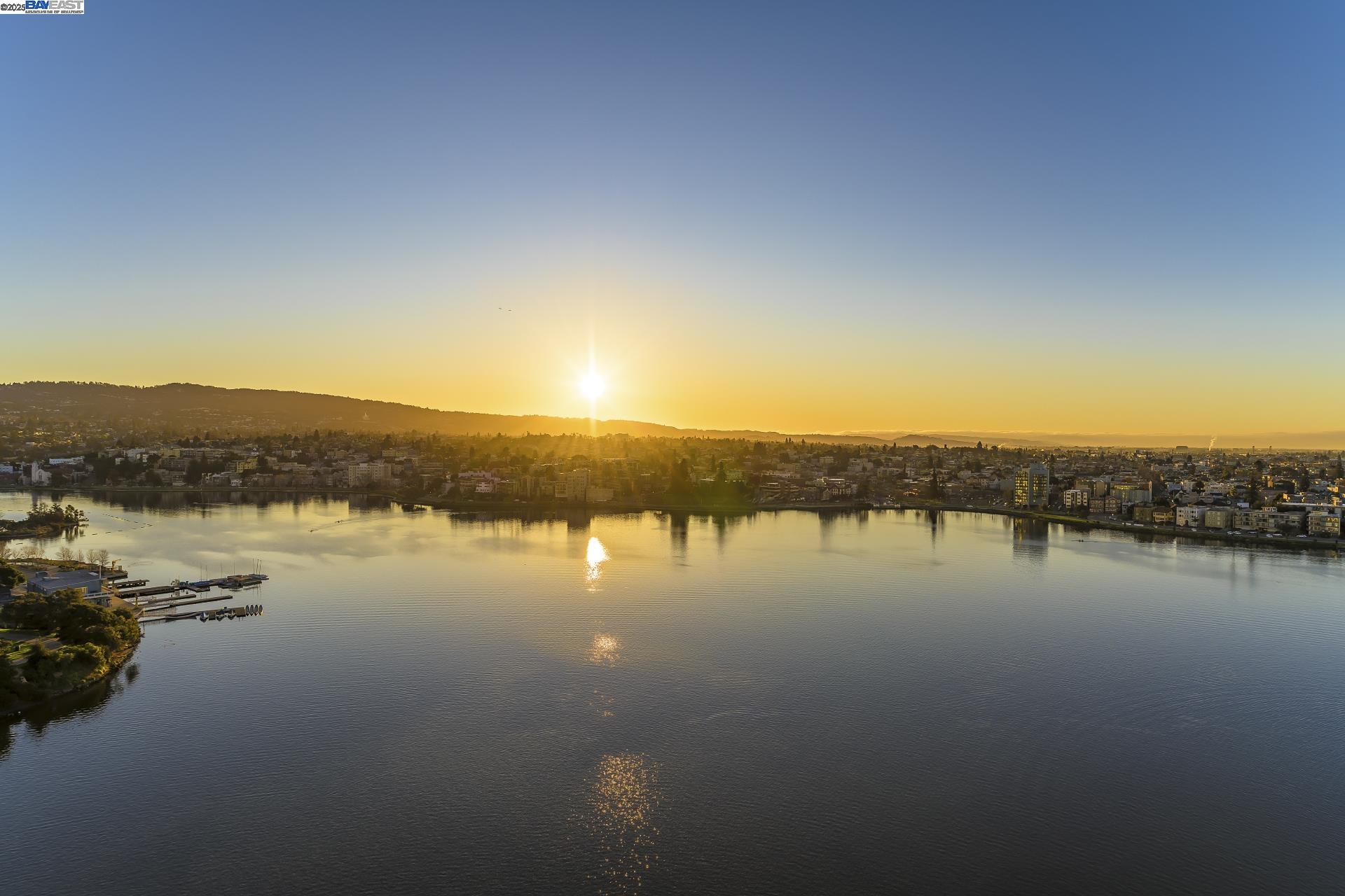 Detail Gallery Image 10 of 60 For 1 Lakeside Dr #1806,  Oakland,  CA 94612 - 1 Beds | 1 Baths
