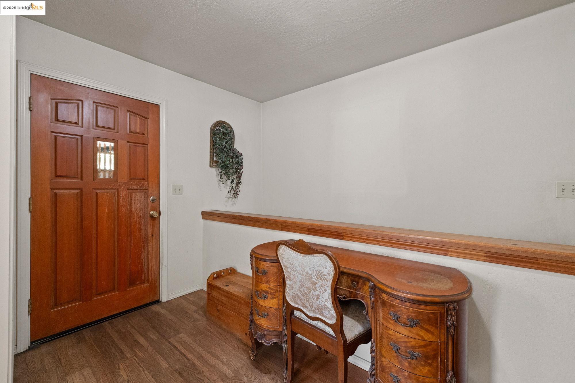 Detail Gallery Image 4 of 33 For 24043 Hitching Post Rd, Sonora,  CA 95370 - 3 Beds | 2 Baths