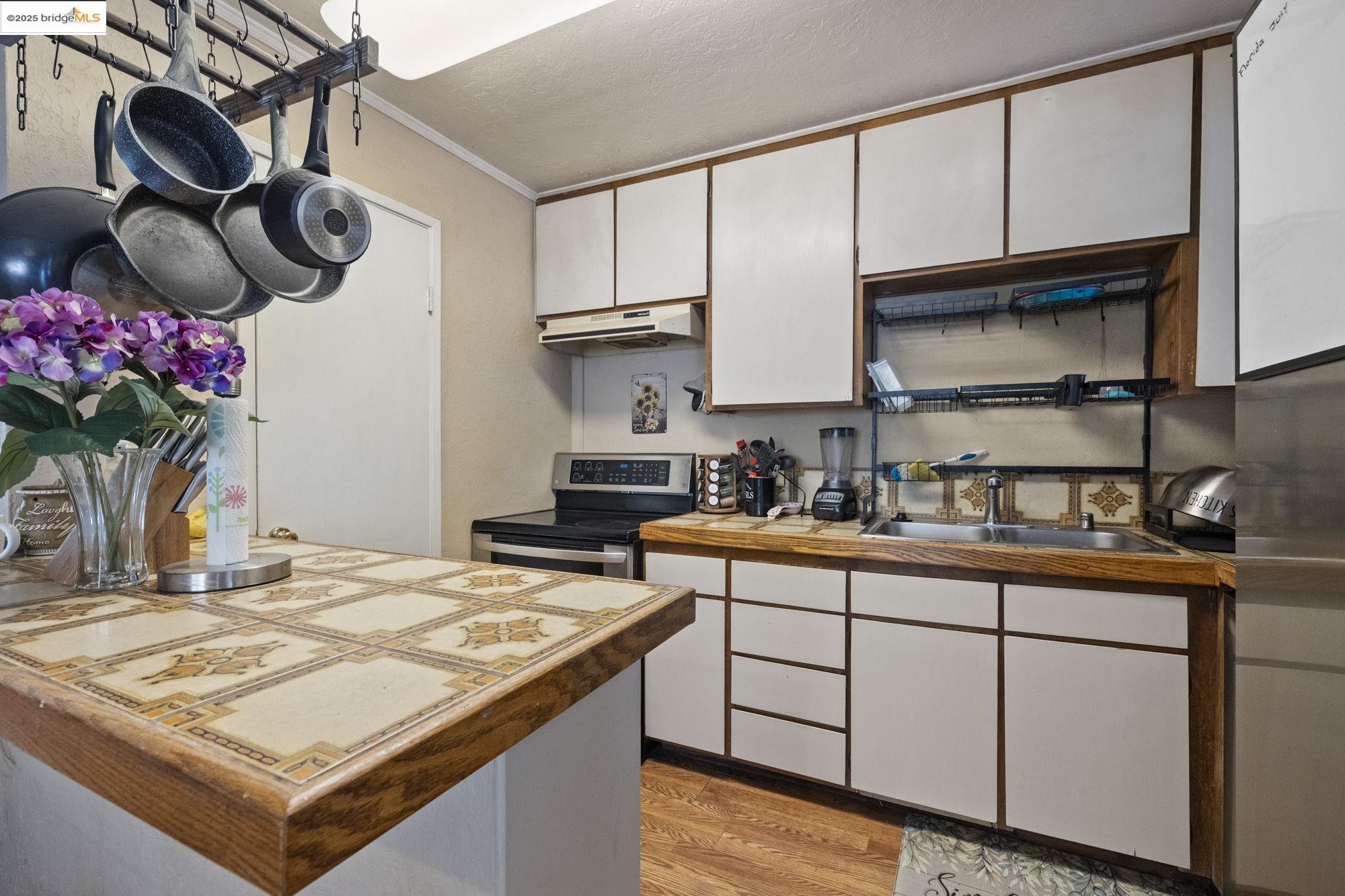 Detail Gallery Image 3 of 30 For 20592 Ponderosa Way, Tuolumne,  CA 95379 - 2 Beds | 1 Baths