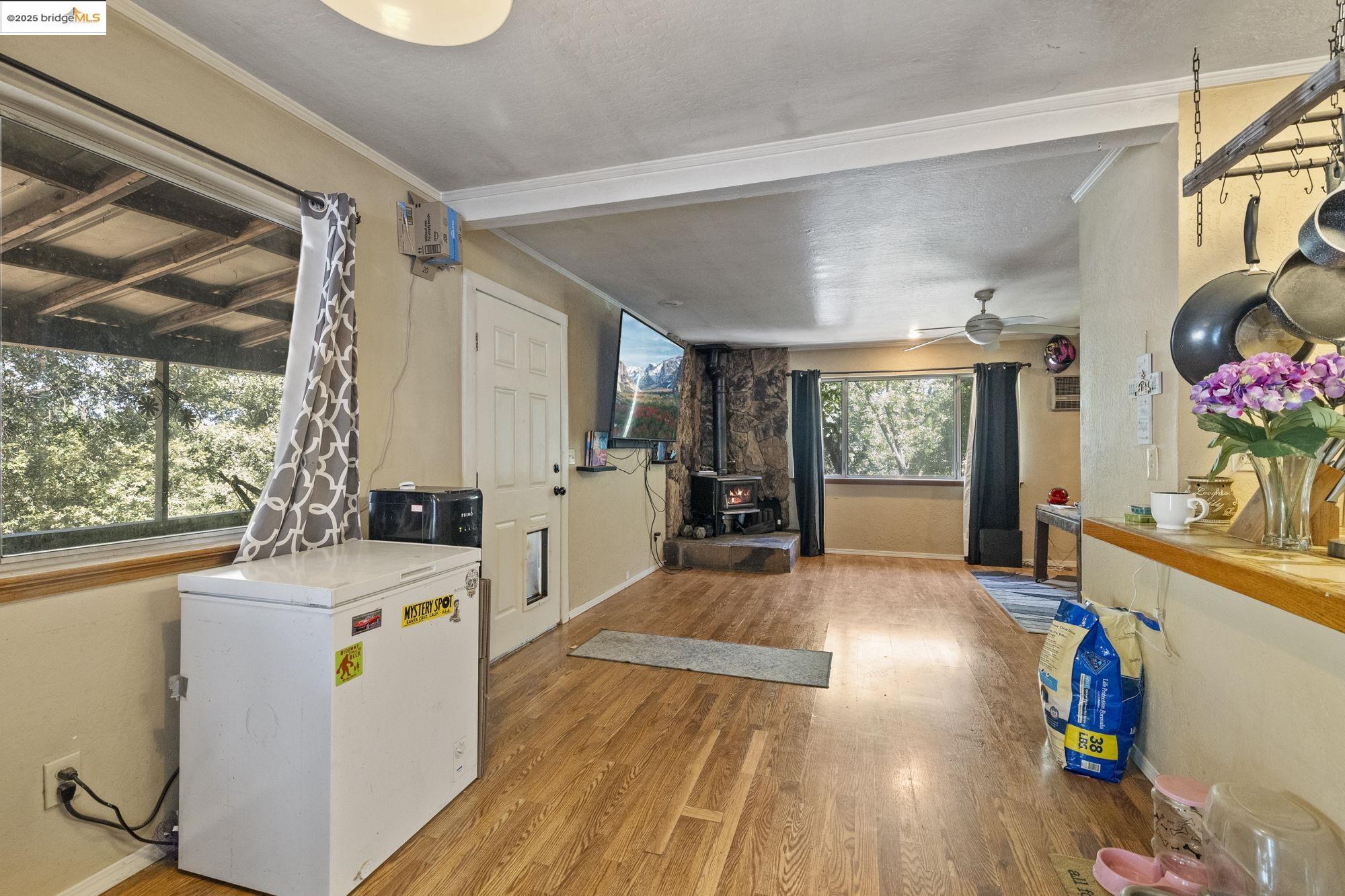 Detail Gallery Image 5 of 30 For 20592 Ponderosa Way, Tuolumne,  CA 95379 - 2 Beds | 1 Baths