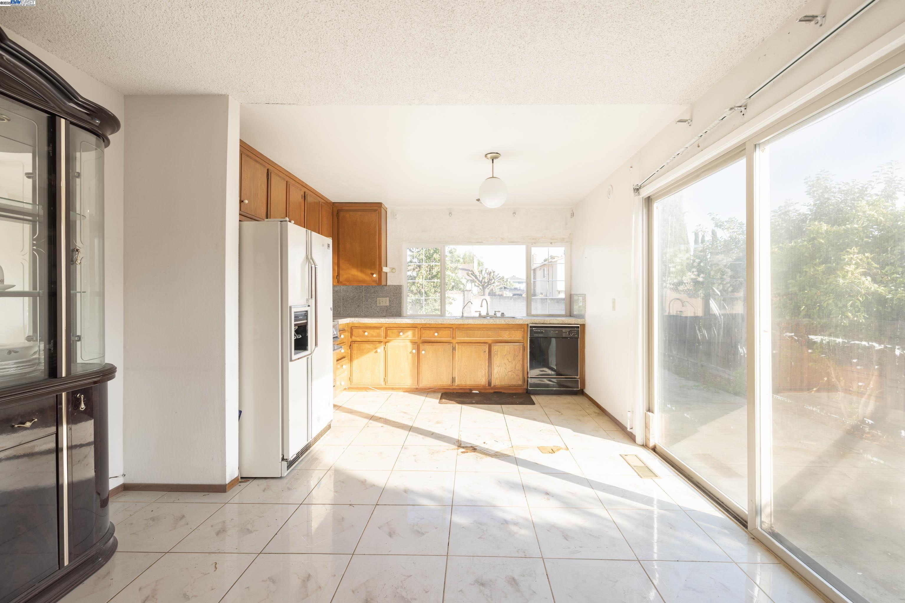 Detail Gallery Image 5 of 17 For 642 Mcduff Ave, Fremont,  CA 94539 - 4 Beds | 3 Baths