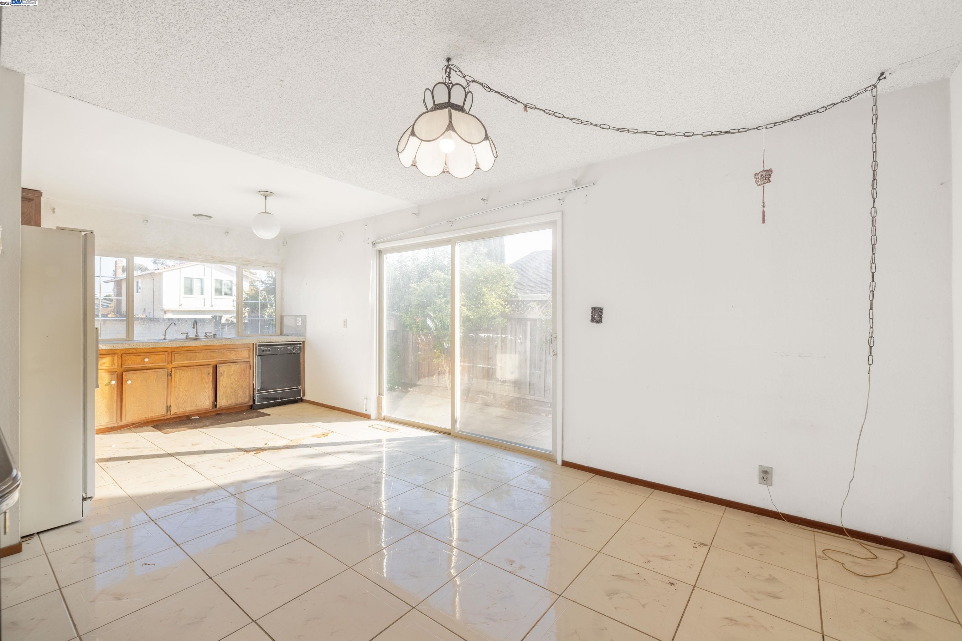 Detail Gallery Image 6 of 17 For 642 Mcduff Ave, Fremont,  CA 94539 - 4 Beds | 3 Baths