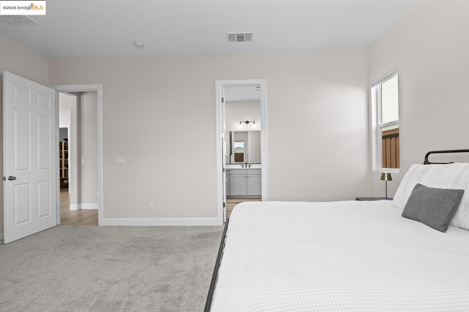 Detail Gallery Image 12 of 27 For 1661 Winne Dr, Woodland,  CA 95776 - 3 Beds | 2/1 Baths