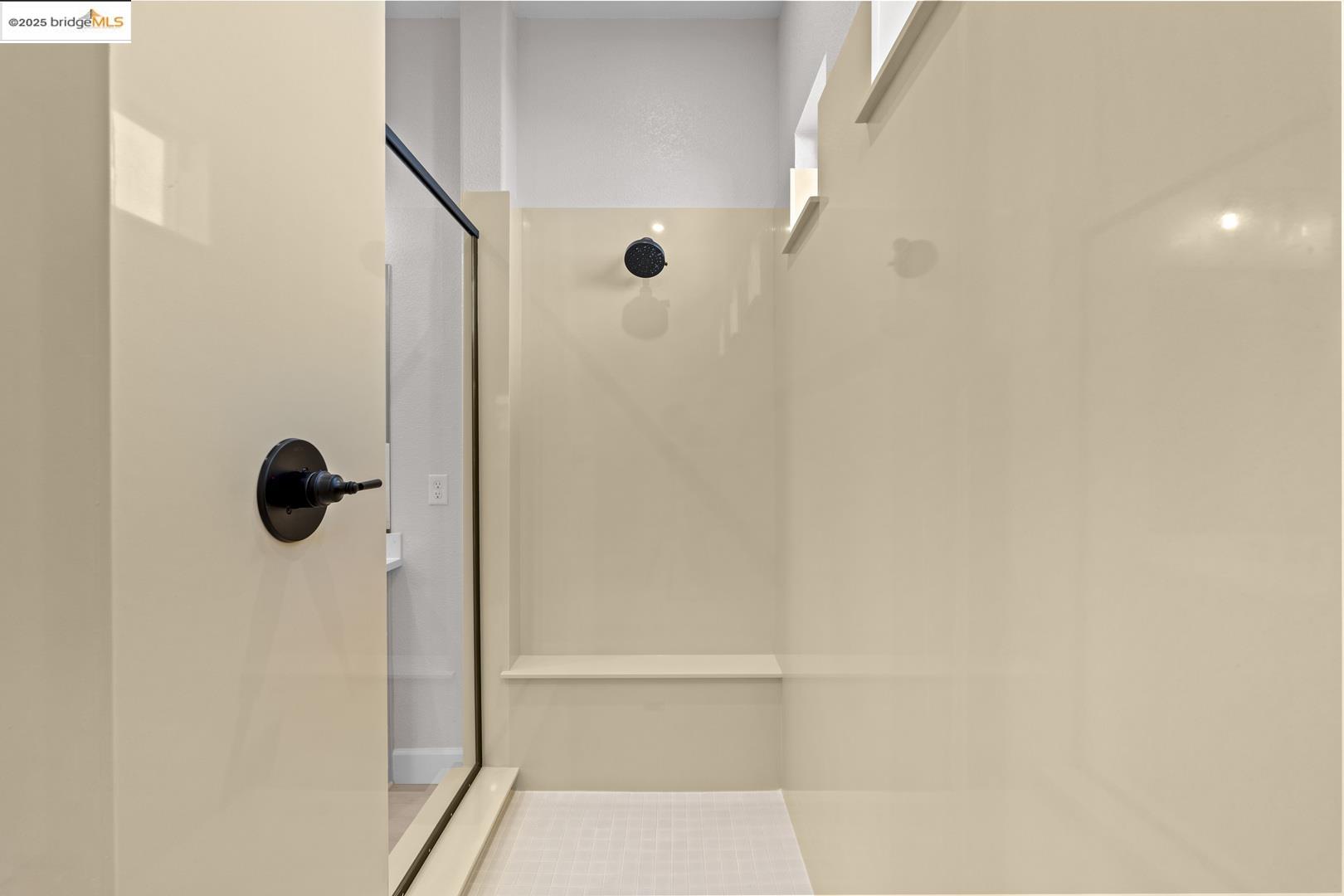 Detail Gallery Image 14 of 27 For 1661 Winne Dr, Woodland,  CA 95776 - 3 Beds | 2/1 Baths