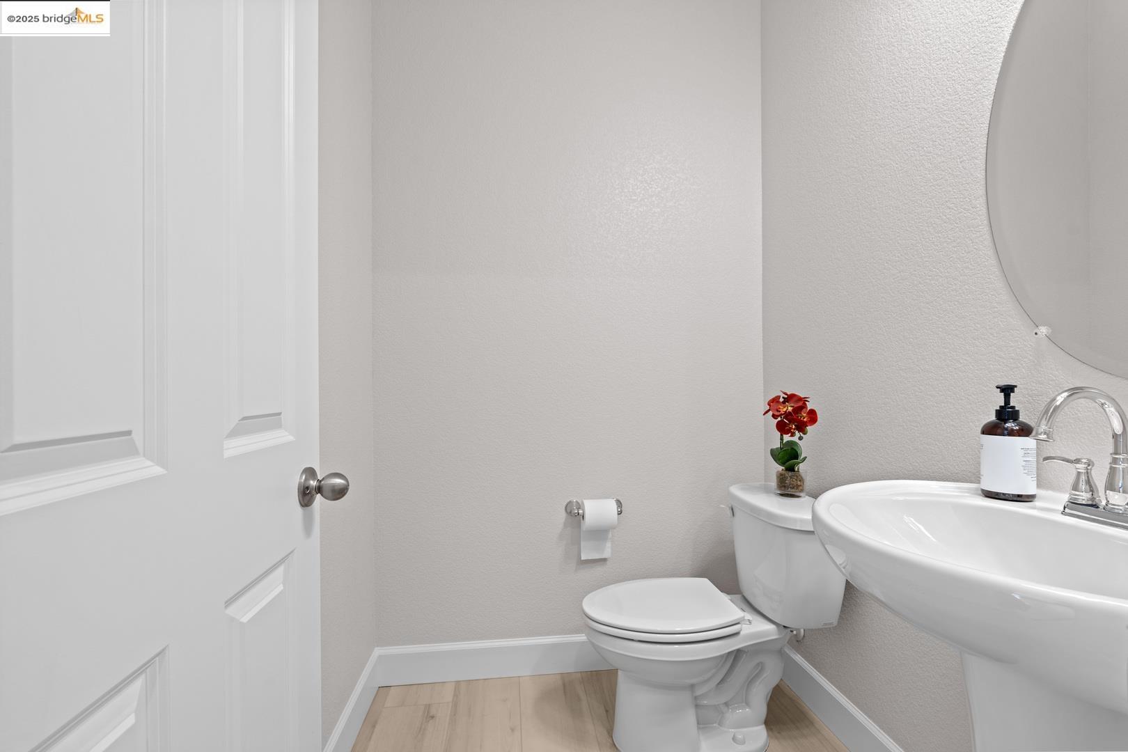Detail Gallery Image 19 of 27 For 1661 Winne Dr, Woodland,  CA 95776 - 3 Beds | 2/1 Baths