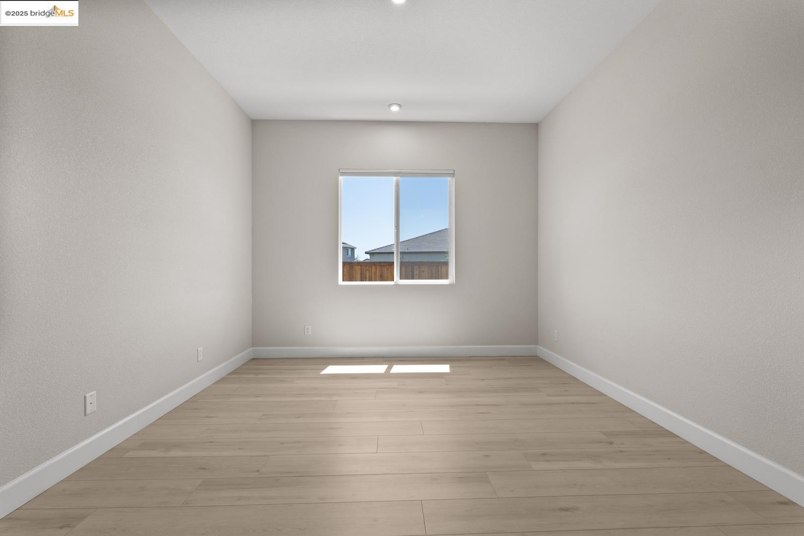 Detail Gallery Image 20 of 27 For 1661 Winne Dr, Woodland,  CA 95776 - 3 Beds | 2/1 Baths