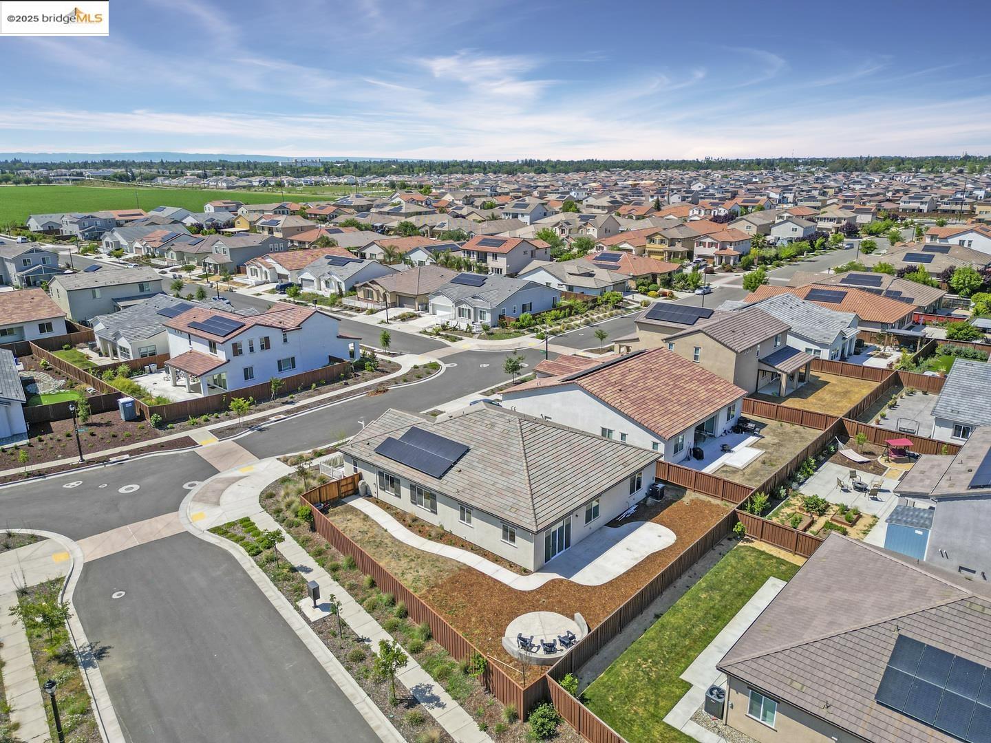 Detail Gallery Image 23 of 27 For 1661 Winne Dr, Woodland,  CA 95776 - 3 Beds | 2/1 Baths