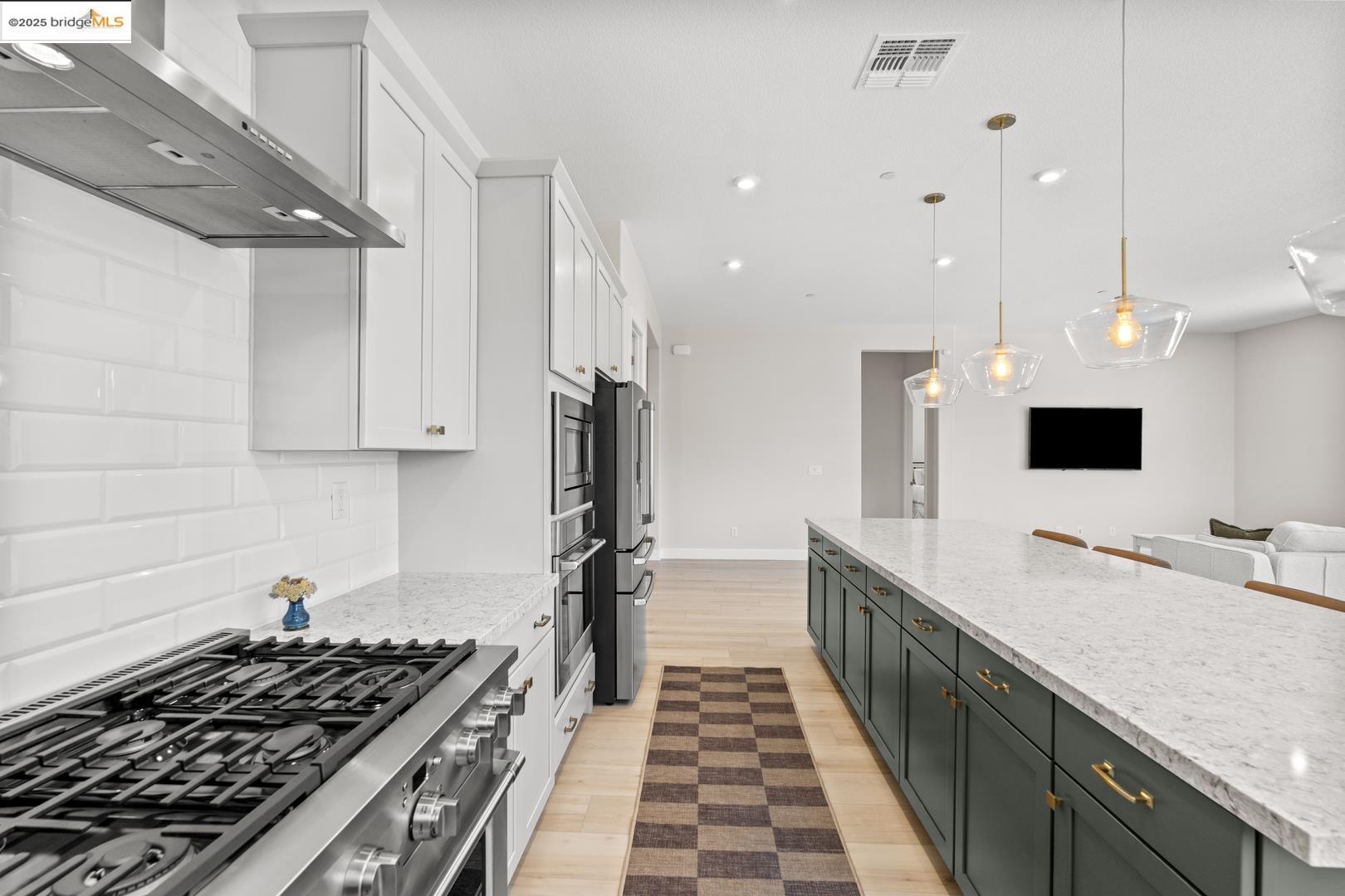 Detail Gallery Image 7 of 27 For 1661 Winne Dr, Woodland,  CA 95776 - 3 Beds | 2/1 Baths