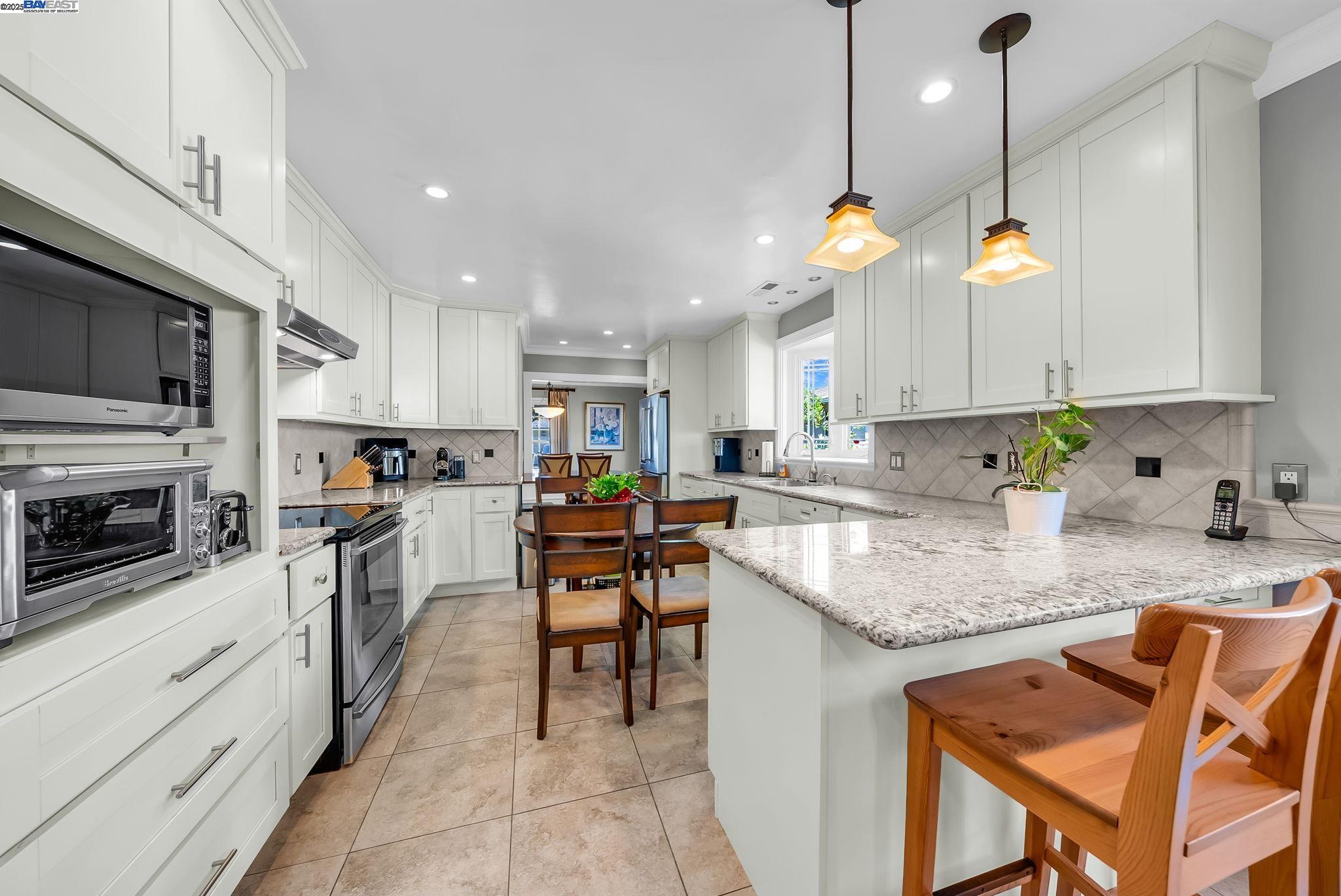 Detail Gallery Image 16 of 44 For 1344 Margery Ave, San Leandro,  CA 94578 - 3 Beds | 2 Baths