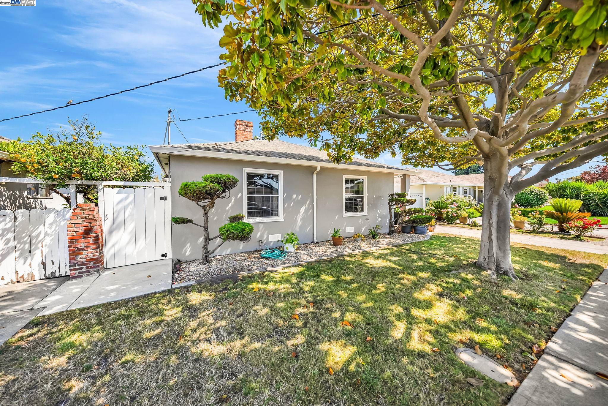 Detail Gallery Image 3 of 44 For 1344 Margery Ave, San Leandro,  CA 94578 - 3 Beds | 2 Baths