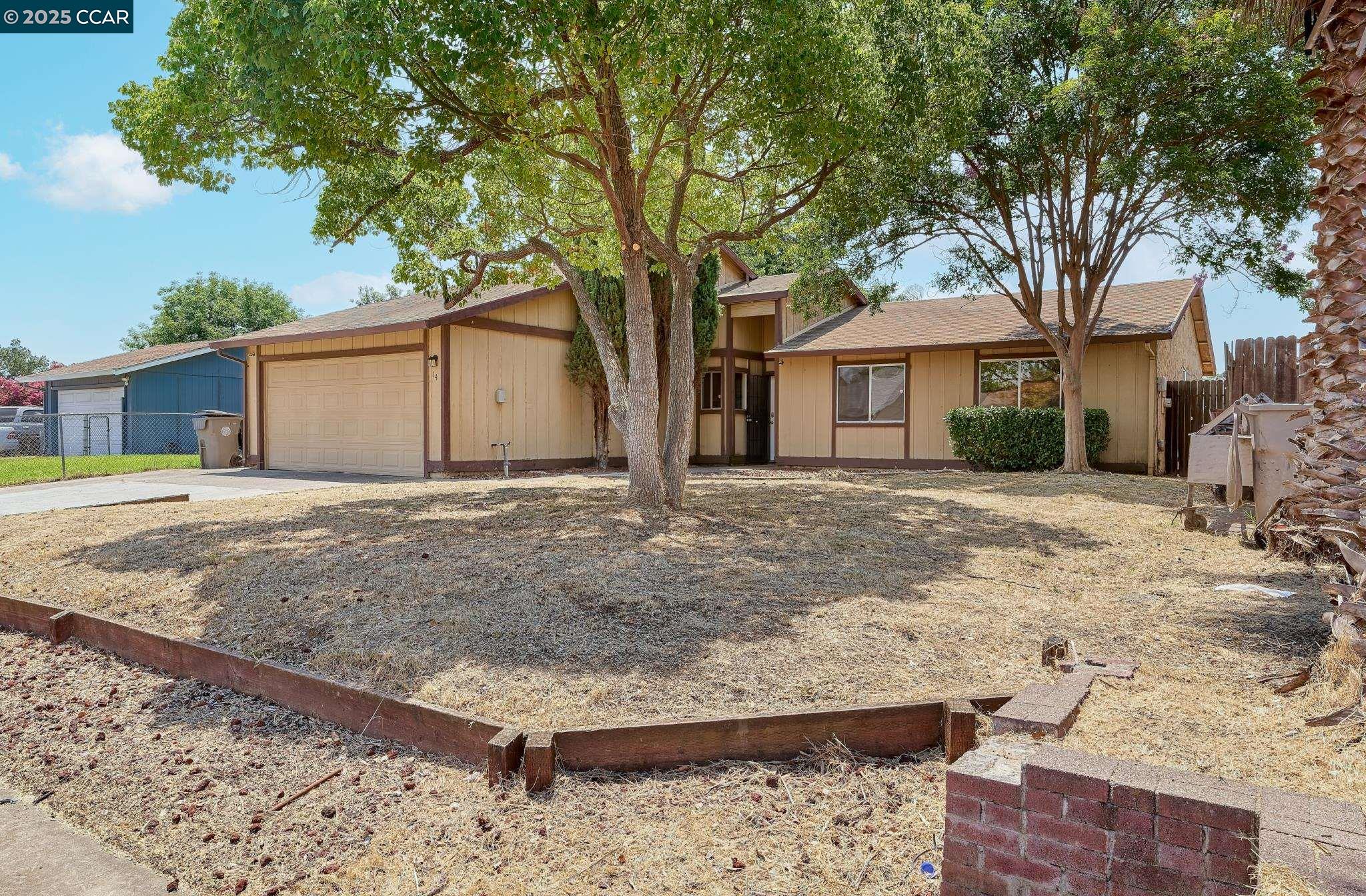 Detail Gallery Image 2 of 20 For 14 La Jacque Ct, Sacramento,  CA 95823 - 3 Beds | 2 Baths