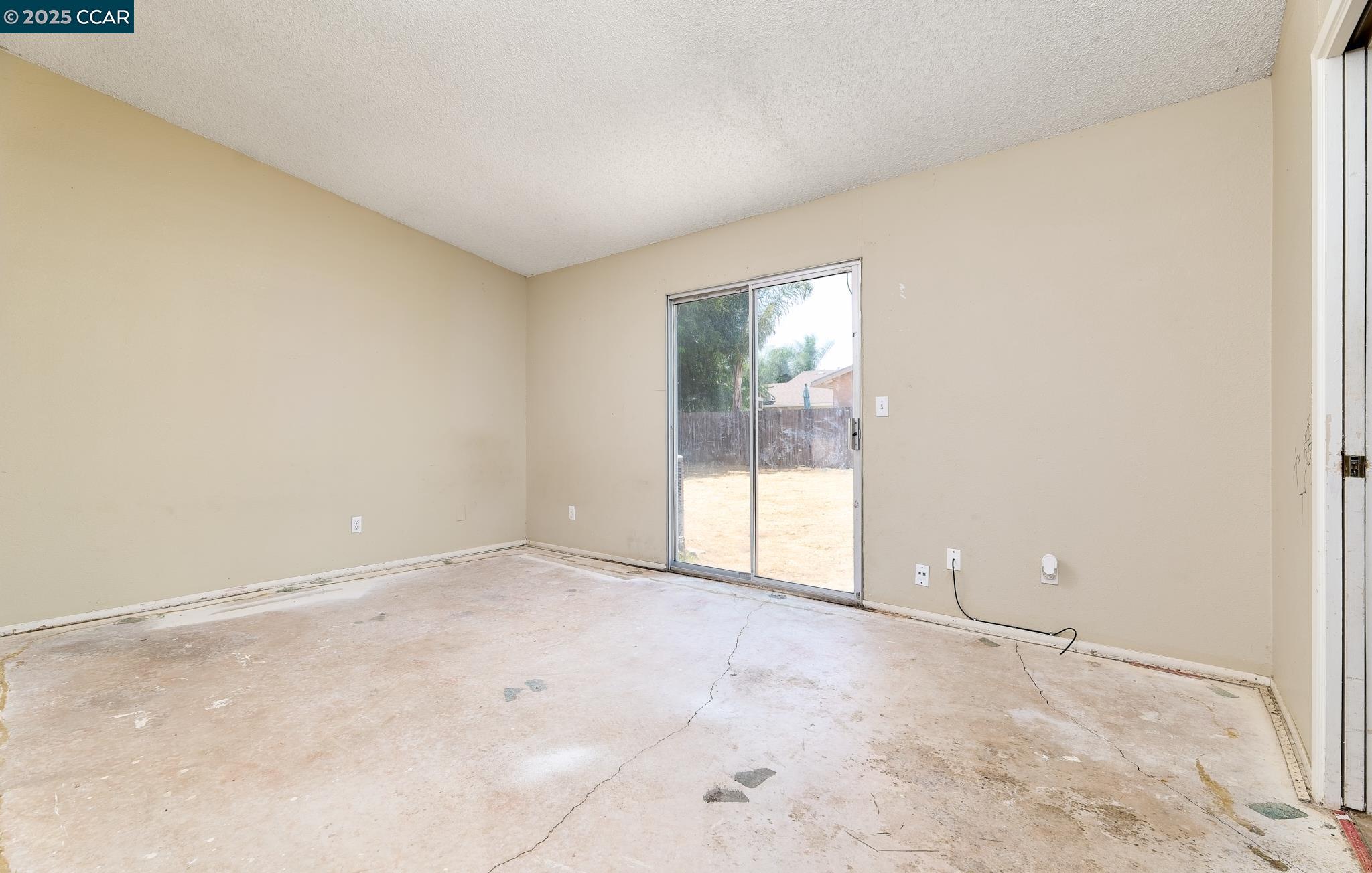 Detail Gallery Image 15 of 20 For 14 La Jacque Ct, Sacramento,  CA 95823 - 3 Beds | 2 Baths