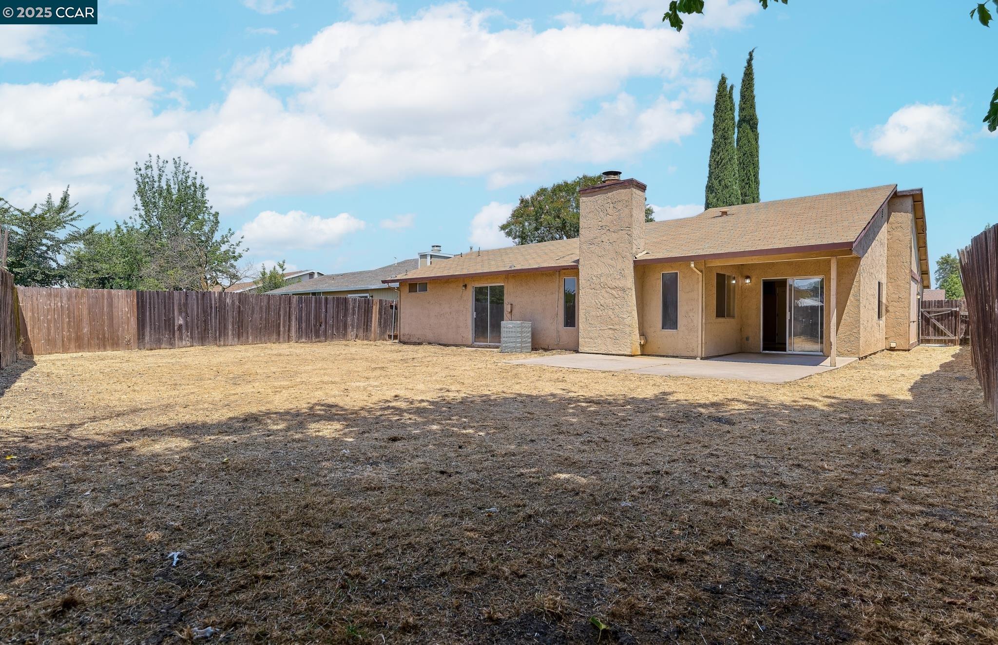 Detail Gallery Image 19 of 20 For 14 La Jacque Ct, Sacramento,  CA 95823 - 3 Beds | 2 Baths