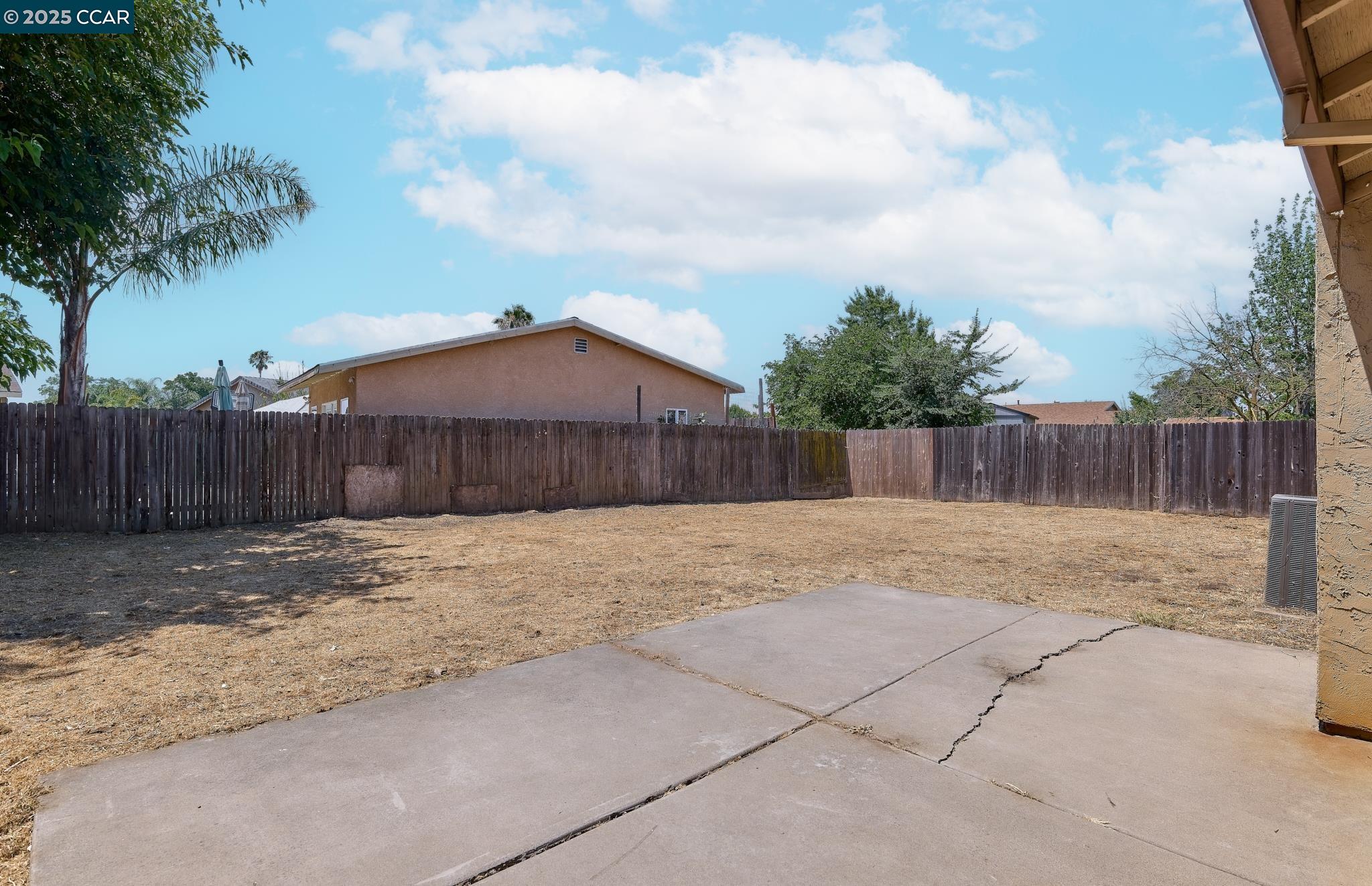 Detail Gallery Image 20 of 20 For 14 La Jacque Ct, Sacramento,  CA 95823 - 3 Beds | 2 Baths