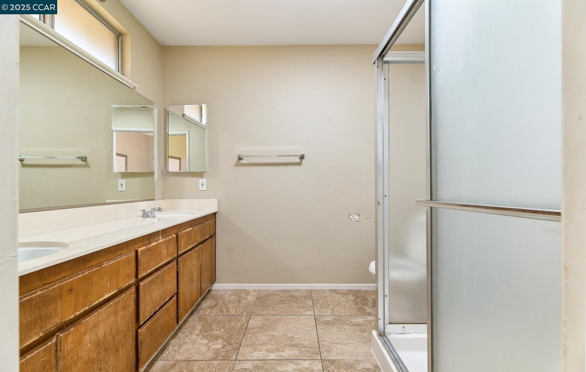 Detail Gallery Image 8 of 20 For 14 La Jacque Ct, Sacramento,  CA 95823 - 3 Beds | 2 Baths