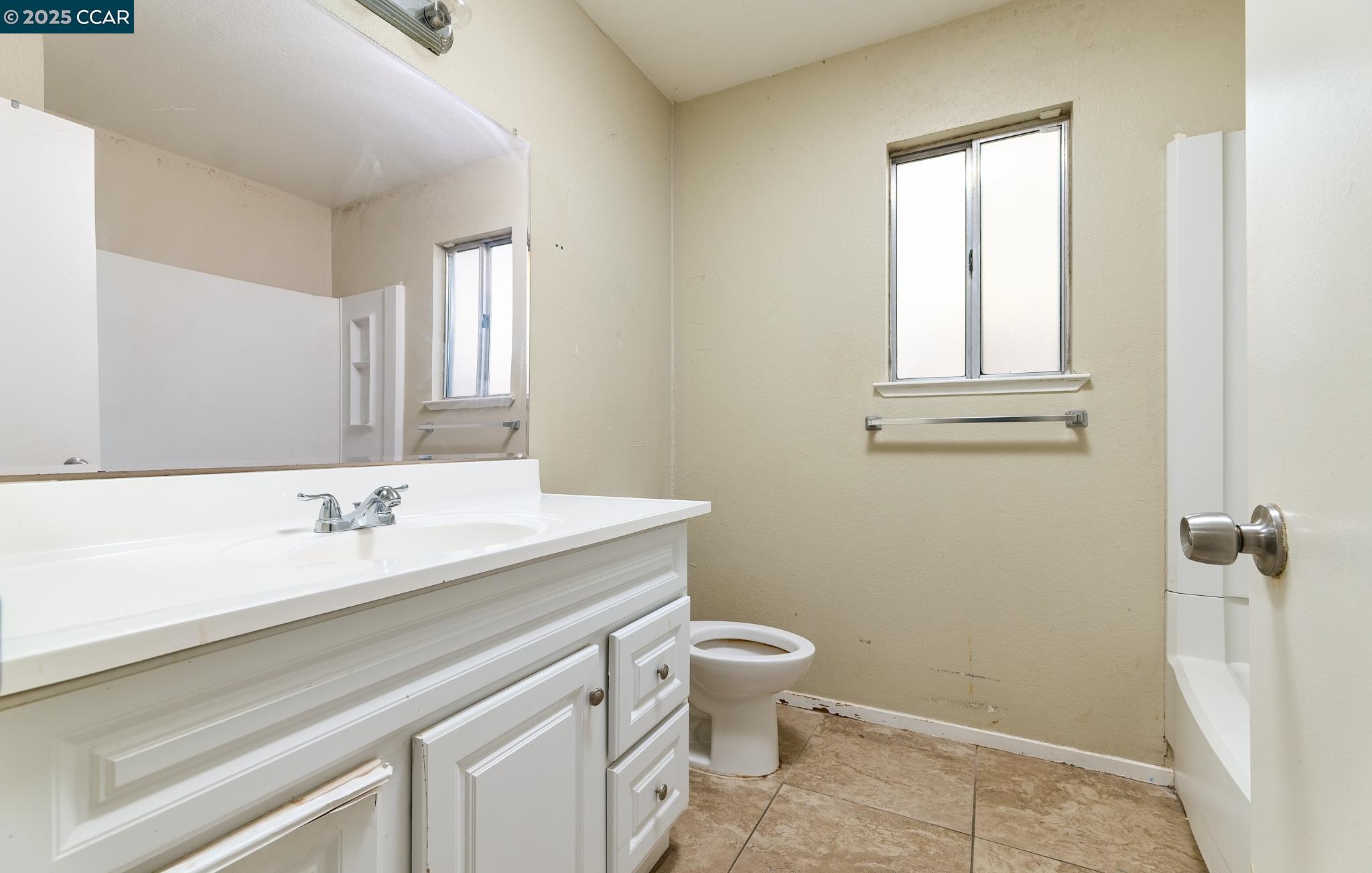 Detail Gallery Image 9 of 20 For 14 La Jacque Ct, Sacramento,  CA 95823 - 3 Beds | 2 Baths