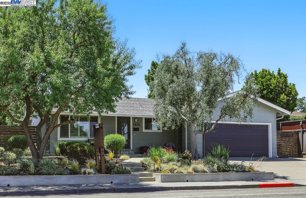 Detail Gallery Image 2 of 57 For 3676 Vineyard Ave, Pleasanton,  CA 94566 - 3 Beds | 2 Baths