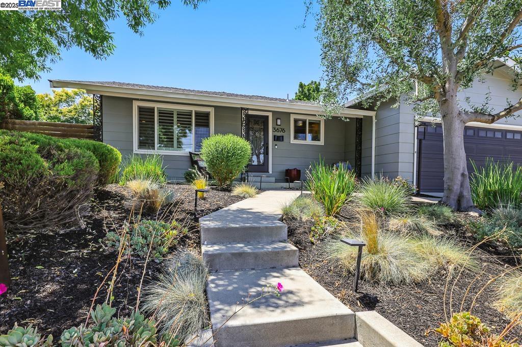 Detail Gallery Image 3 of 57 For 3676 Vineyard Ave, Pleasanton,  CA 94566 - 3 Beds | 2 Baths